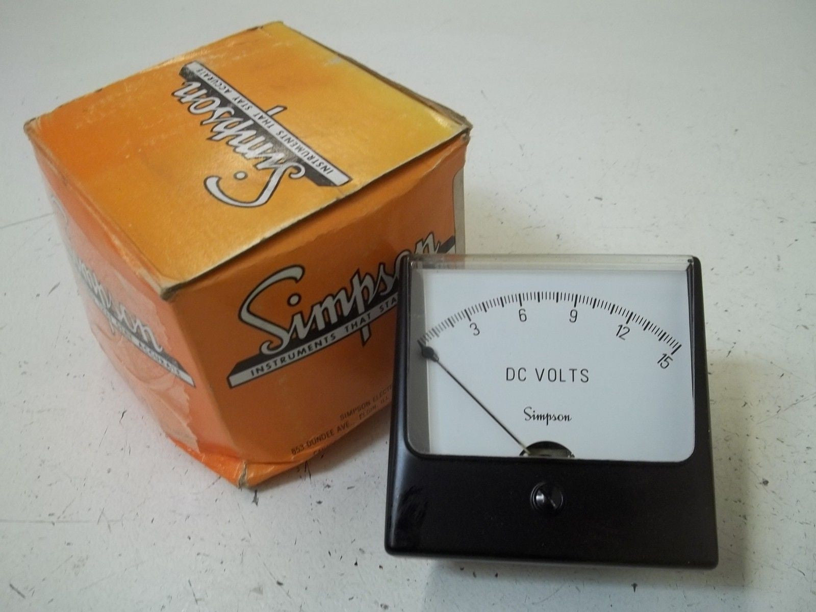 SIMPSON 09750 PANEL METER 0-15(AS PICTURED) *NEW IN BOX*