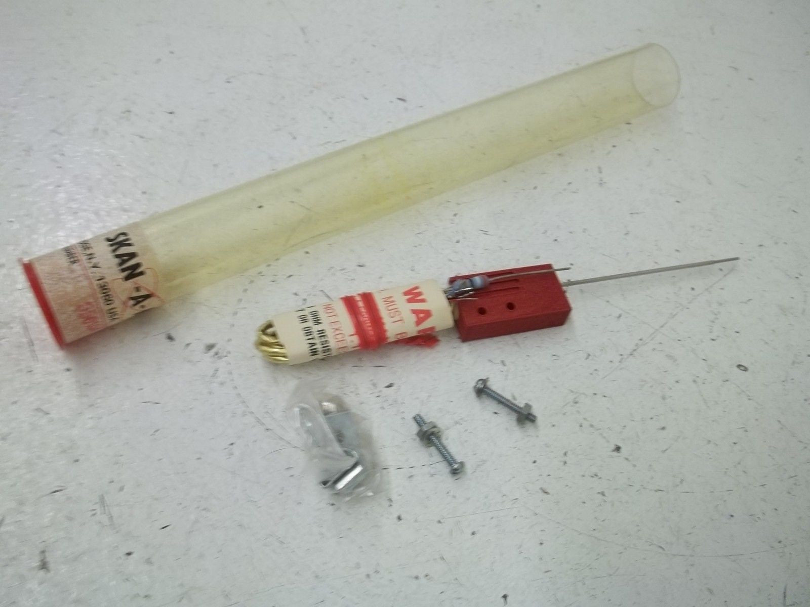 SKAN-A-MAITC S56104 PHOTOELECTRIC SENSOR 5-PIN MALE *ORIGINAL PACKAGE*