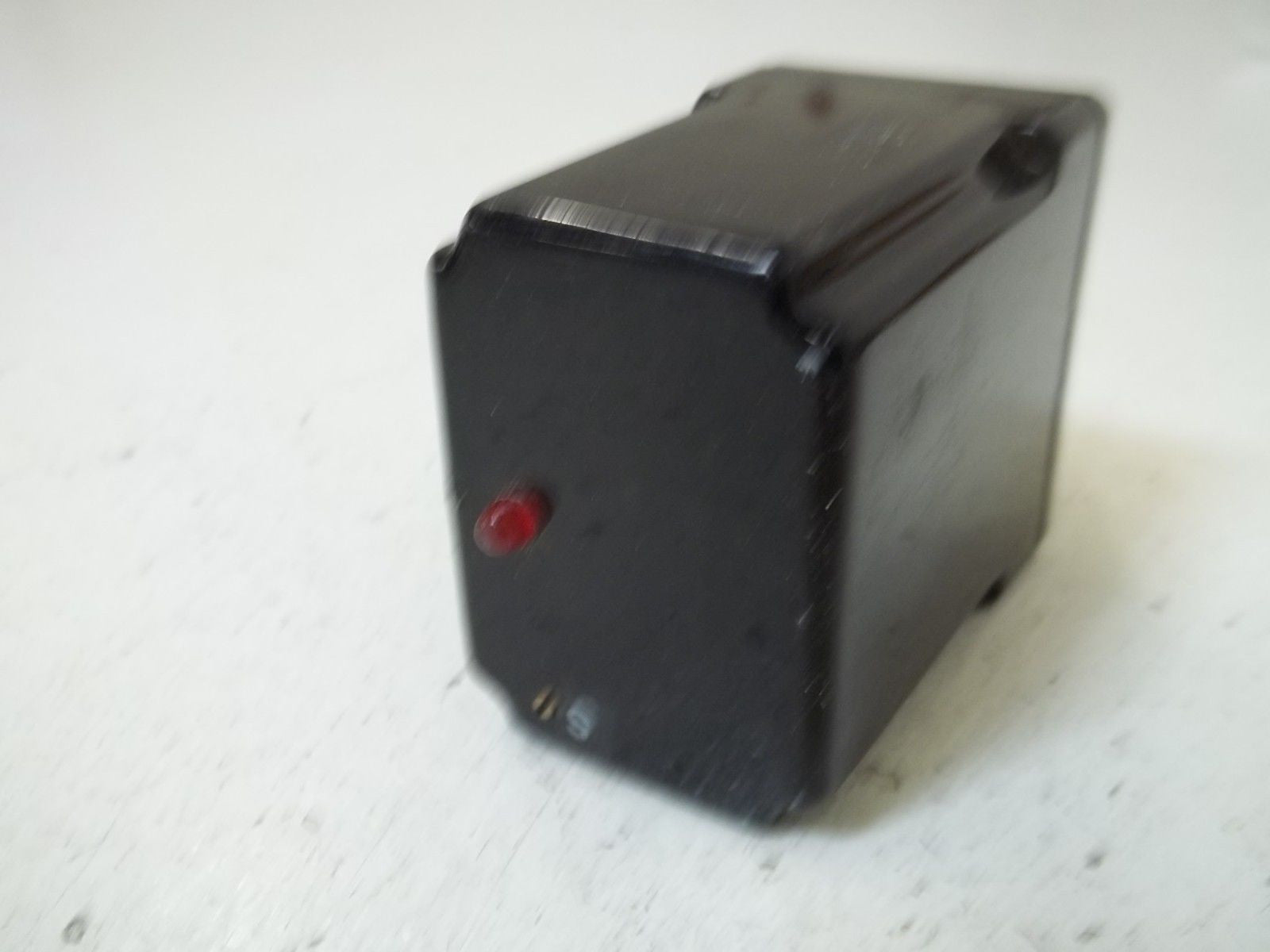 SKAN-A-MATIC T40300 PHOTOELECTRIC AMPLIFIER  RELAY 115VAC *USED*
