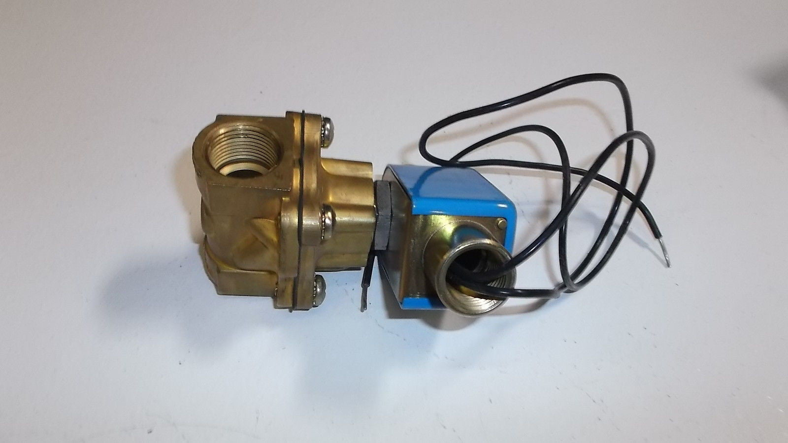 SKINNER SOLENOID VALVE 705N72B3B *USED*