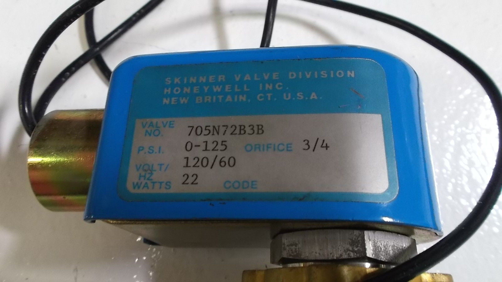 SKINNER SOLENOID VALVE 705N72B3B *USED*
