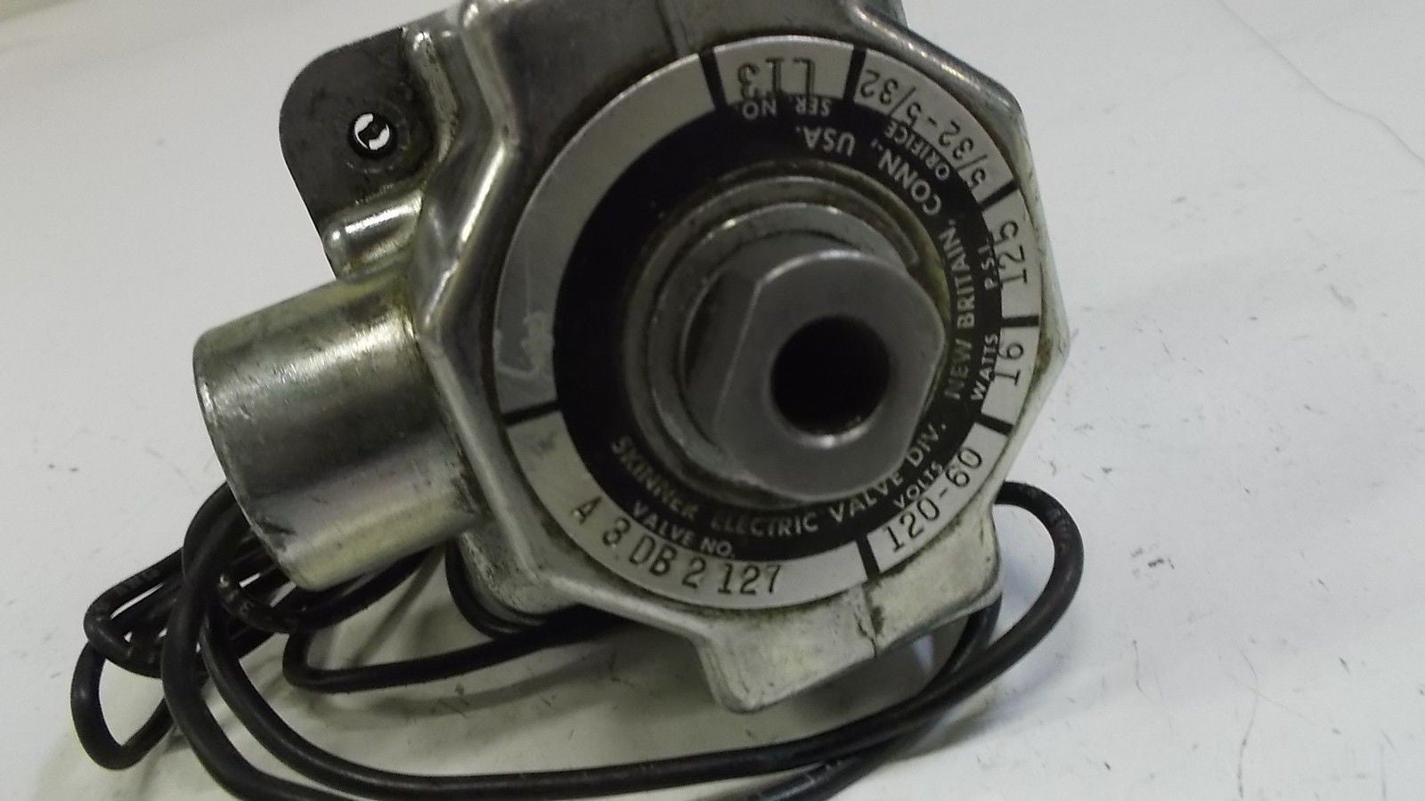 SKINNER VALVE A3DB2127 *USED*