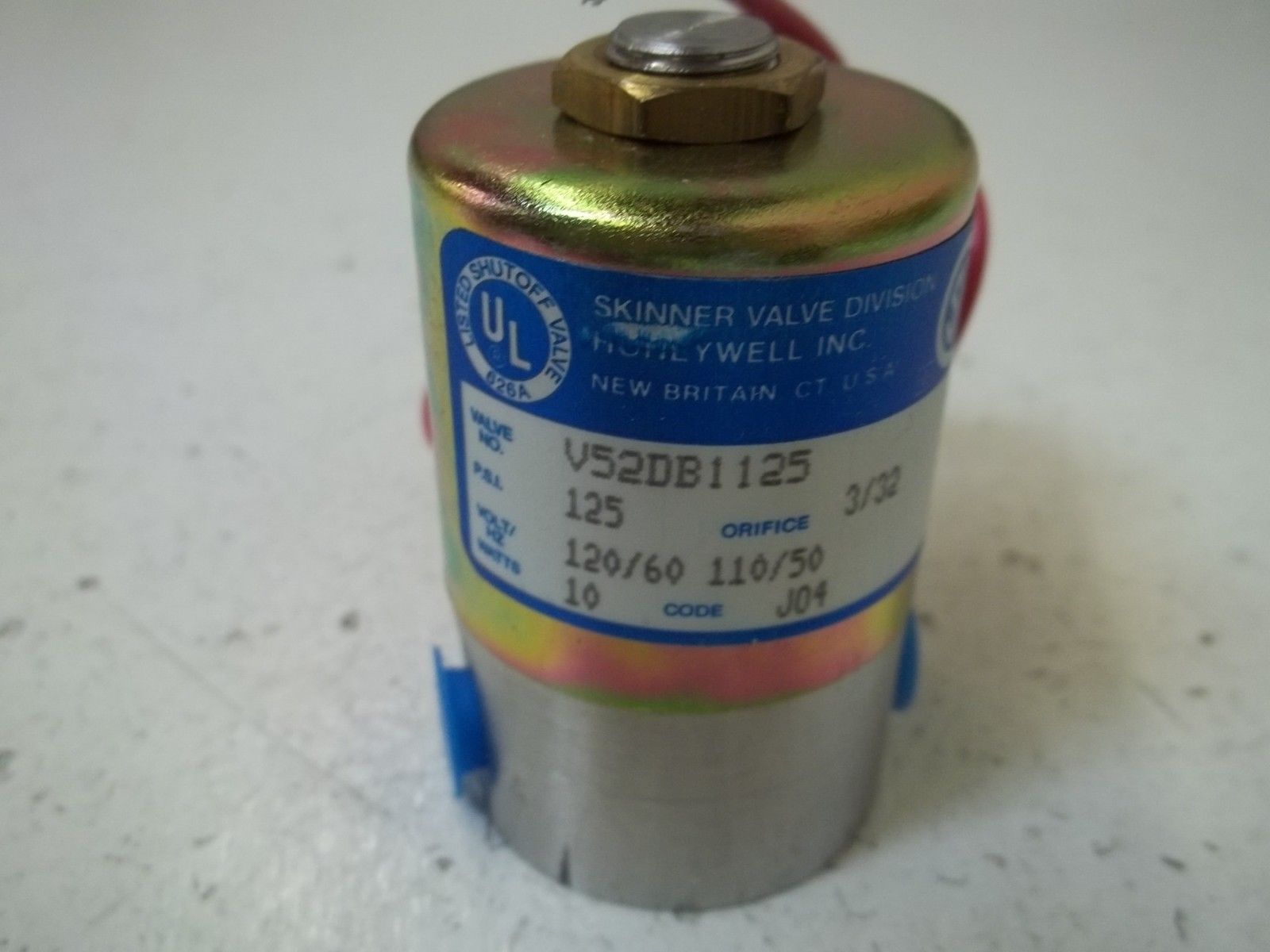 SKINNER VALVE V52DB1125 SOLENOID VALVE 120/60 125PSI, 10 WATTS *NEW IN BOX*