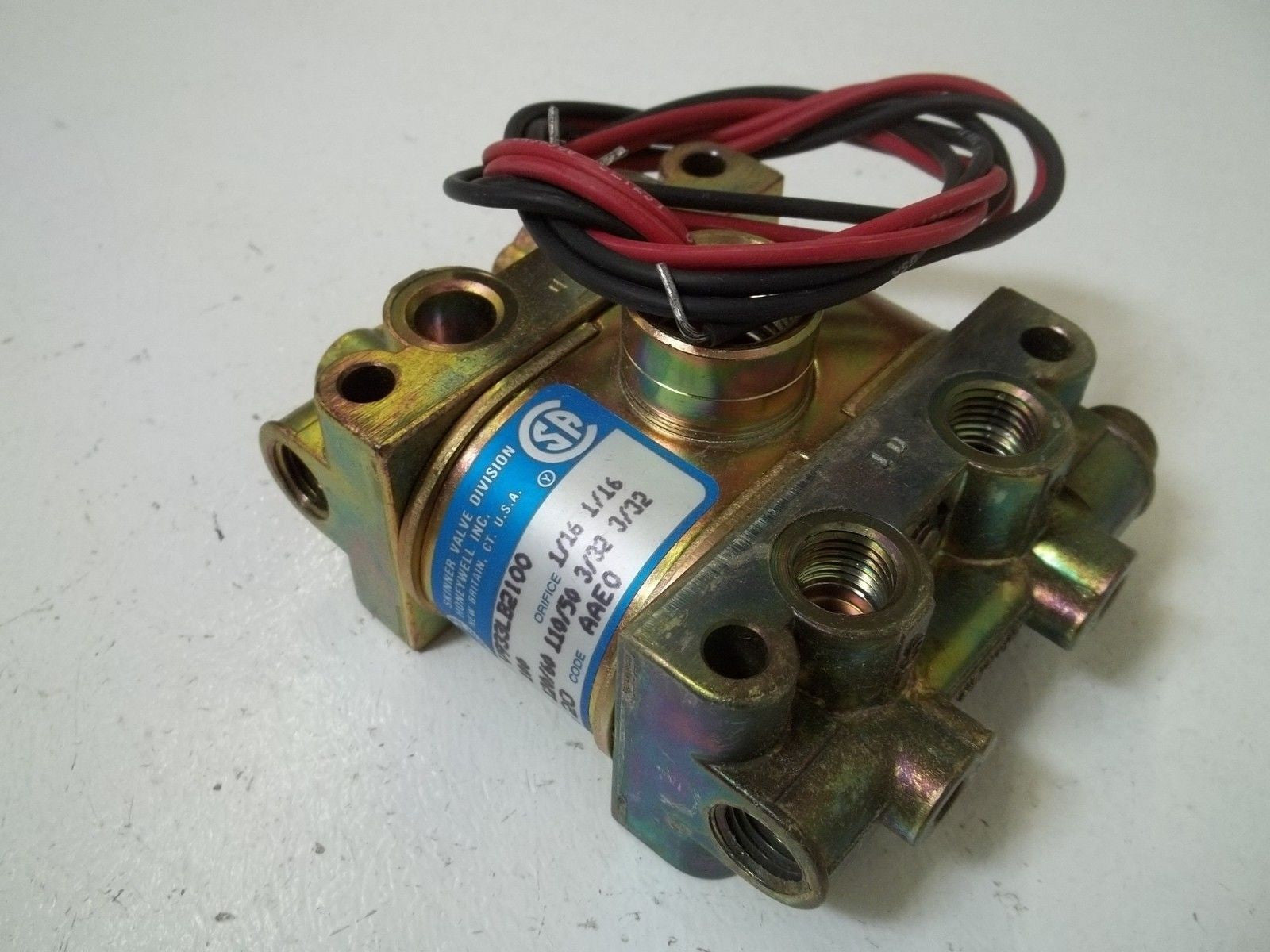 SKINNER VALVE V933LB2100 SOLENOID VALVE 120/60 *USED*