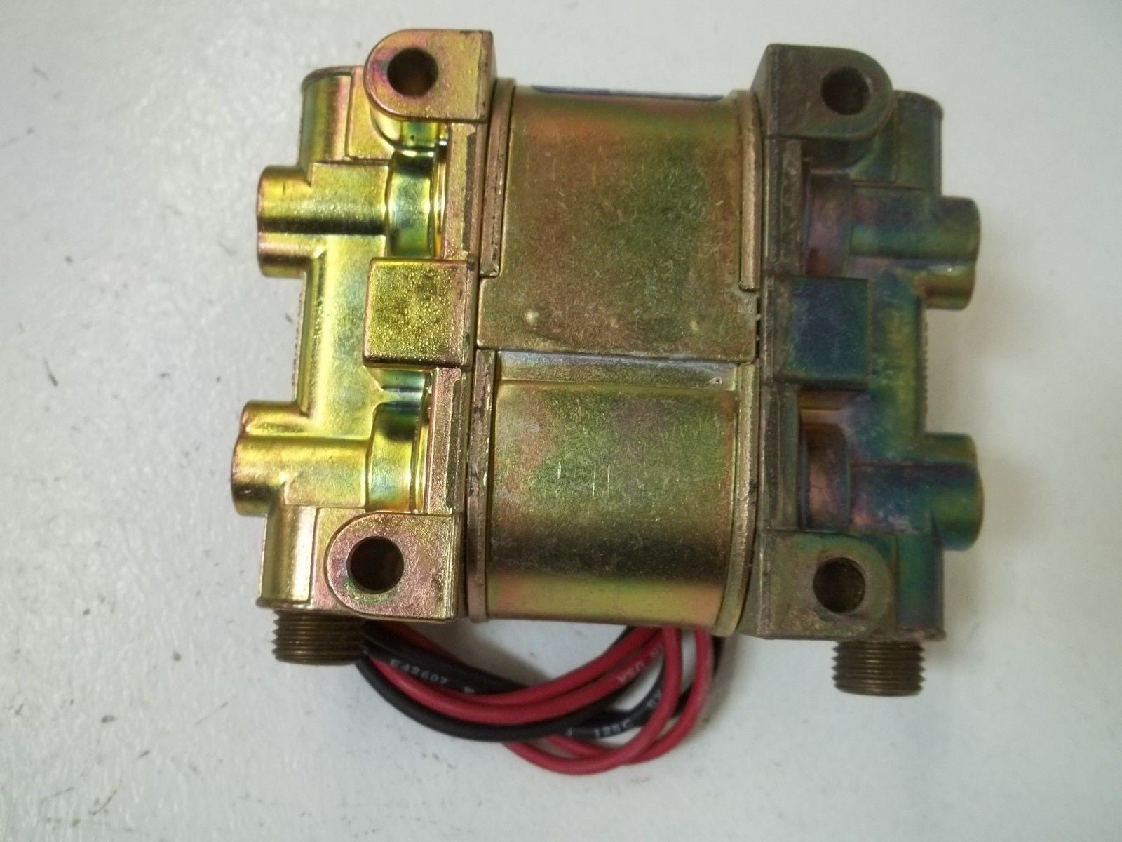 SKINNER VALVE V933LB2100 SOLENOID VALVE 120/60 *USED*