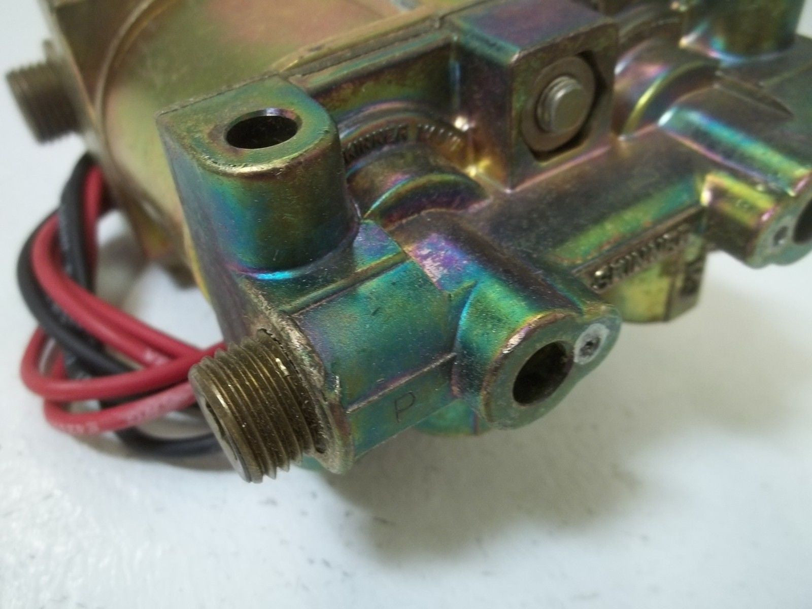SKINNER VALVE V933LB2100 SOLENOID VALVE 120/60 *USED*