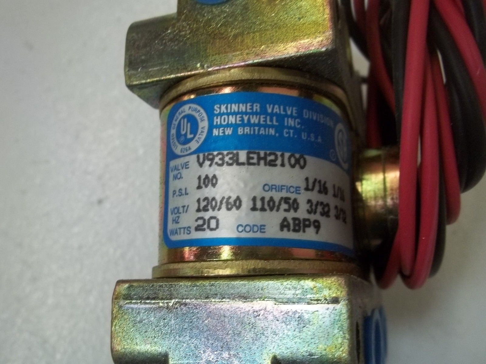 SKINNER VALVE V933LEH2100 SOLENOID VALVE 100 PSI, 120/60*USED*