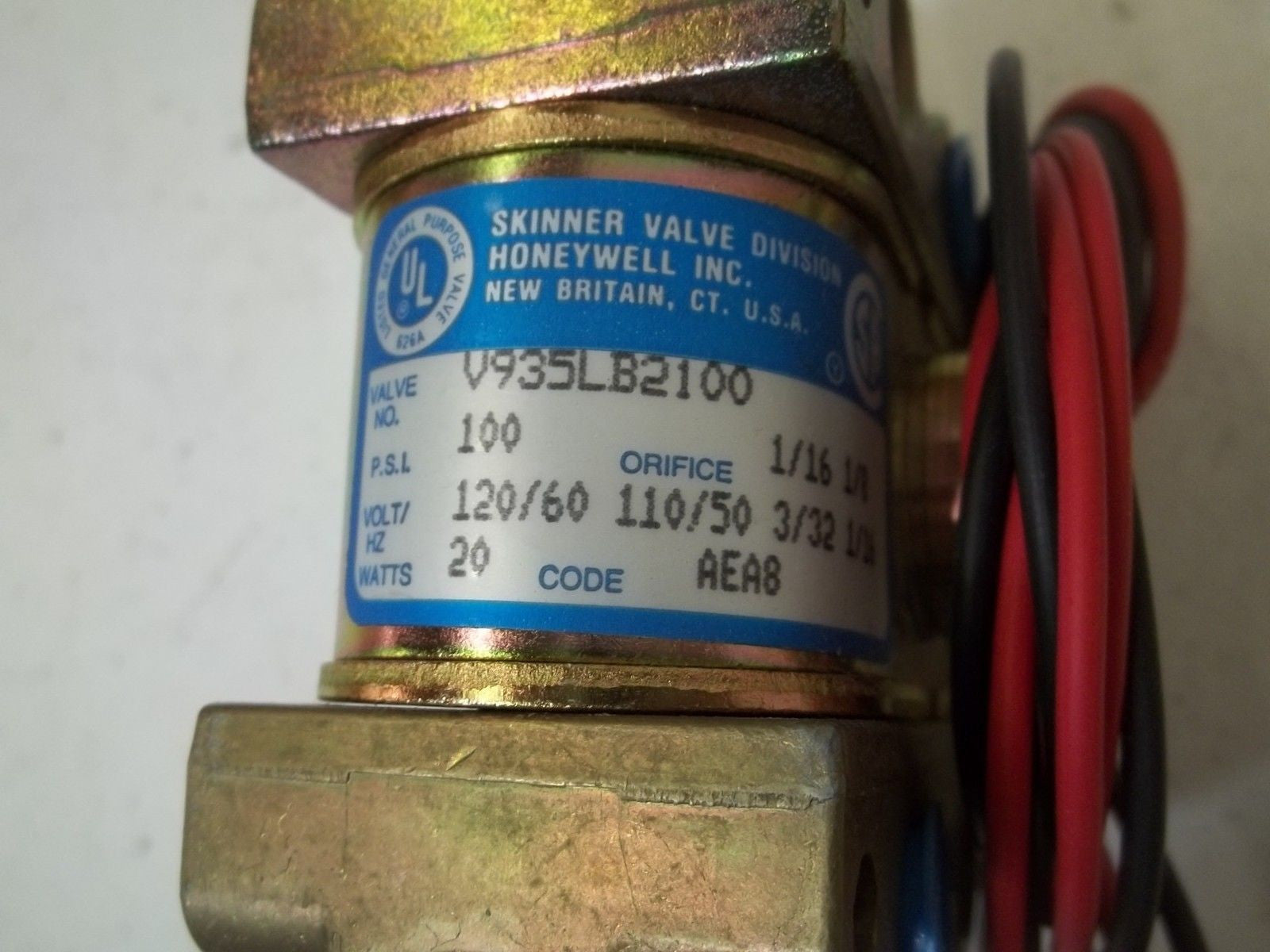 SKINNER VALVE V935LB2100 SOLENOID VALVE 120/60, 100 PSI *USED*