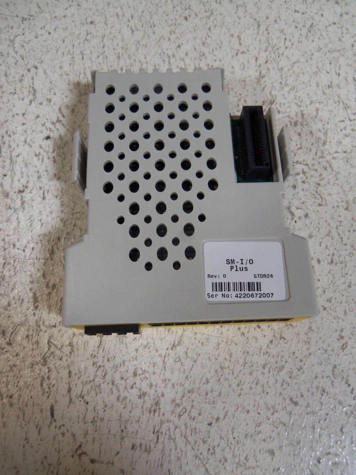 CONTROL TECHNIQUES SM-I/O PLUS 82000000011200 *NEW IN BOX*