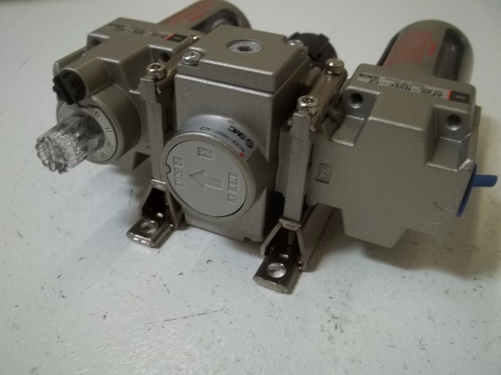 SMC AC20-N02C-3CZ *NEW OUT OF A  BOX*
