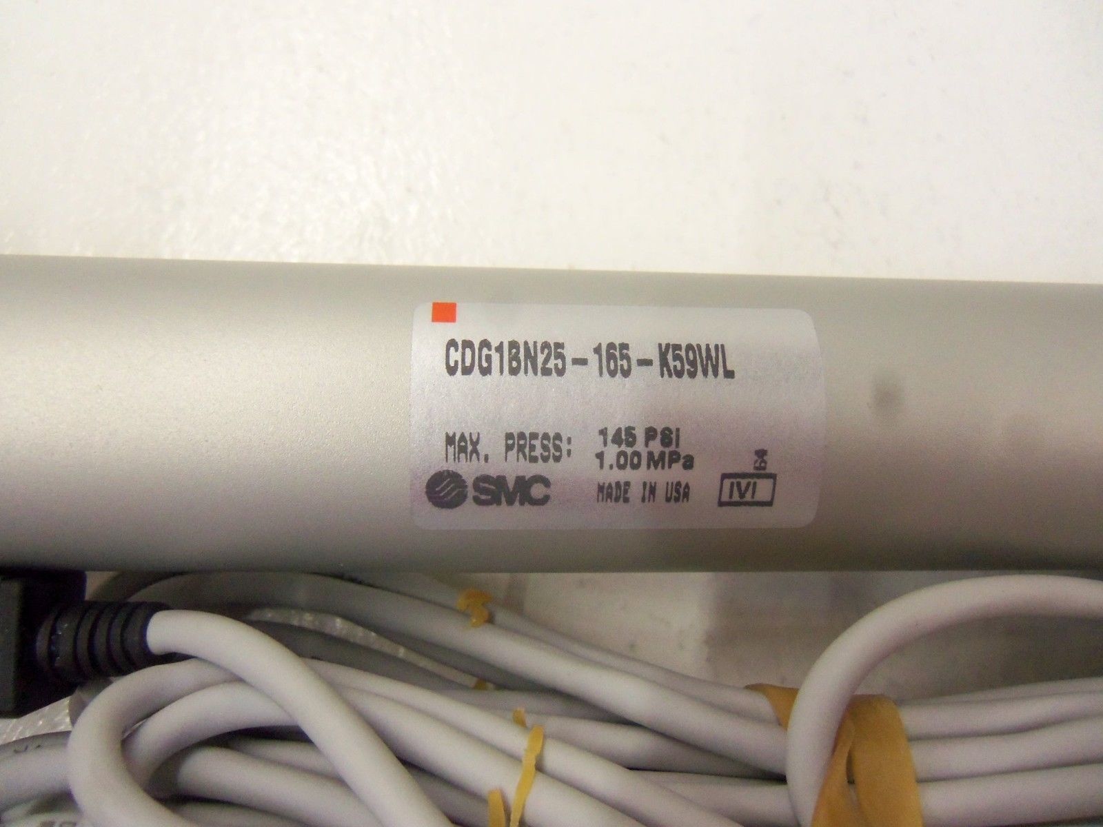 SMC AIR CYLINDER CDG1BN25-165-K59WL *NEW NO BOX*