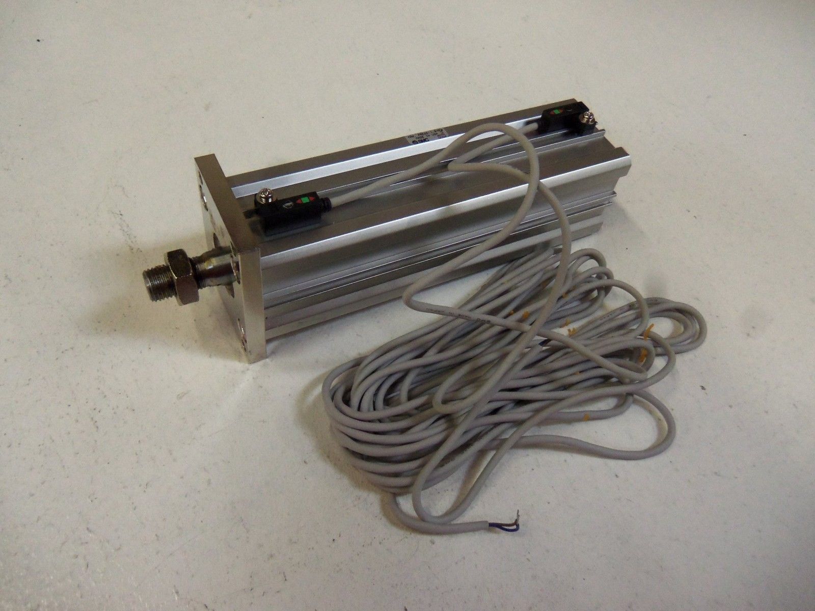 SMC AIR CYLINDER CDQ2F40-125DCM-J79WL *USED*