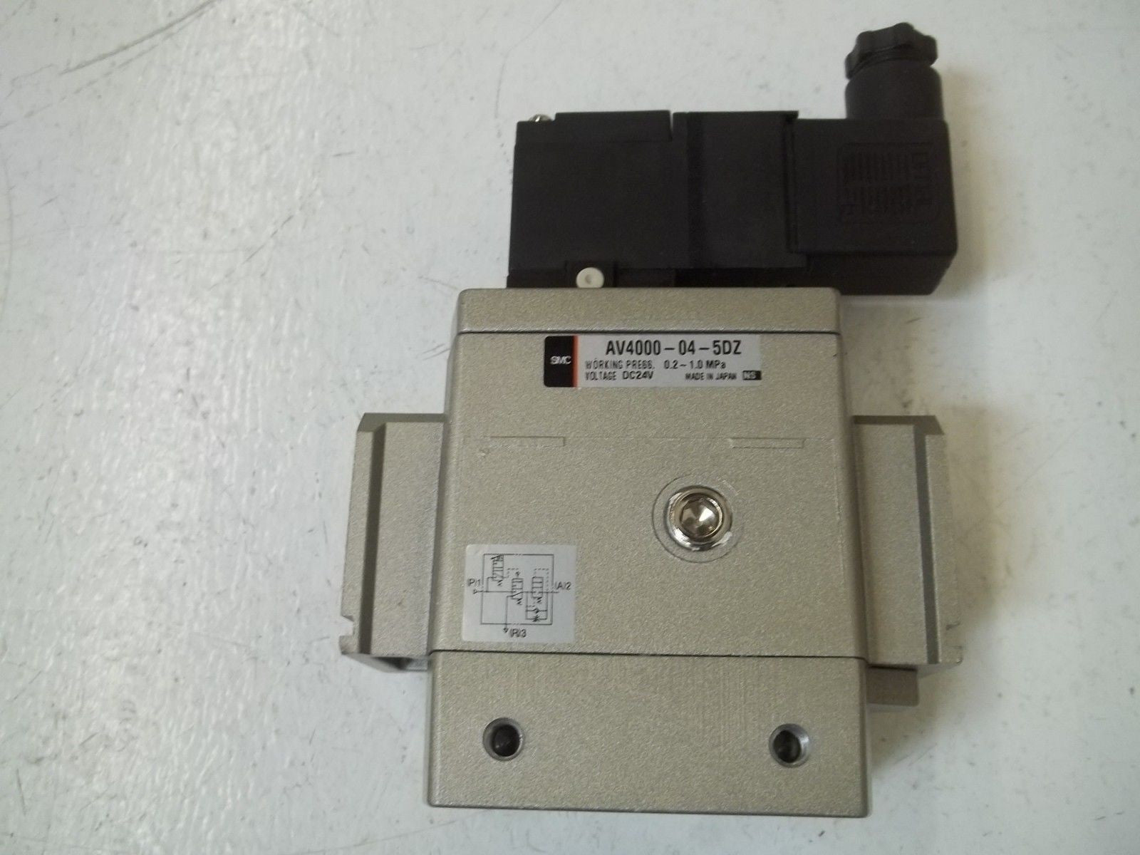 SMC AV4000-047-5DZ *NEW NO BOX*