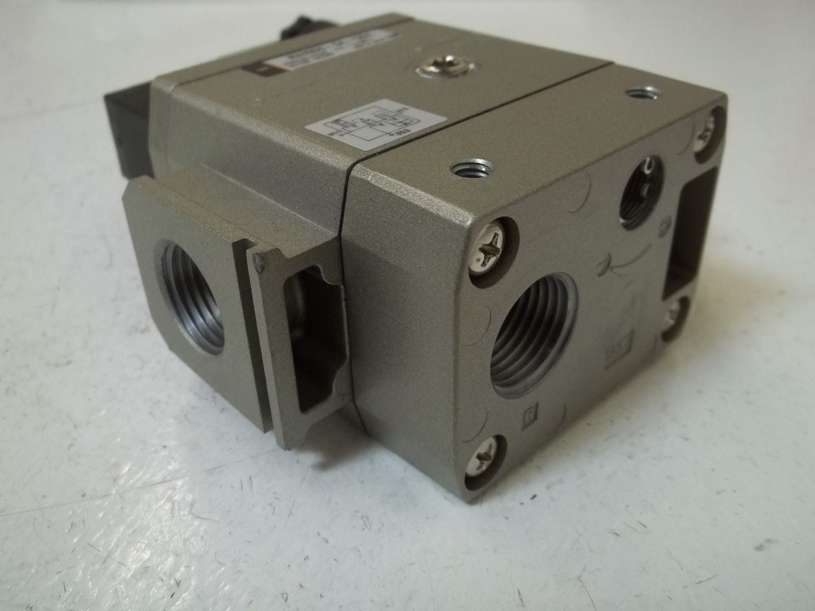 SMC AV4000-047-5DZ *NEW NO BOX*