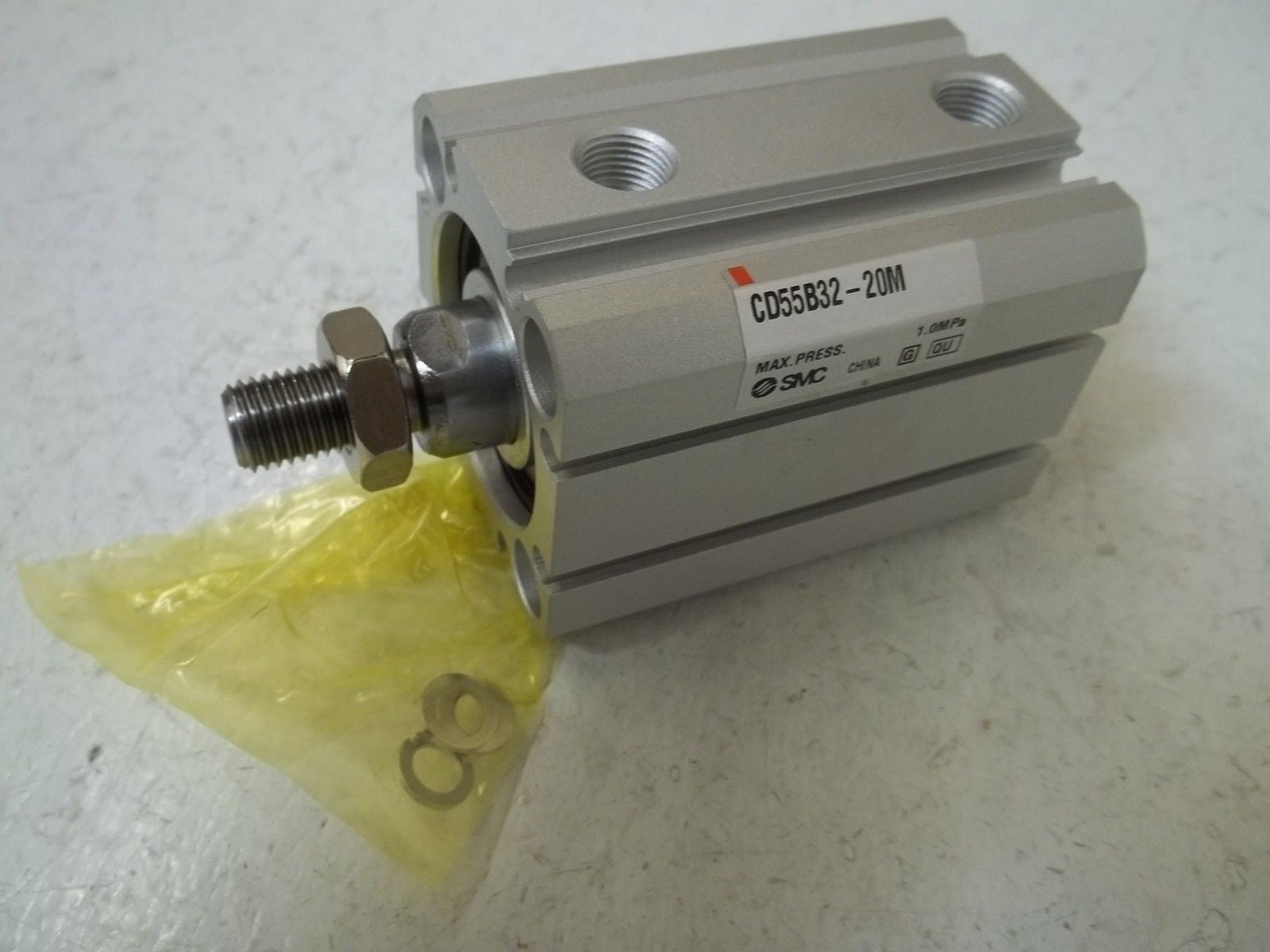SMC CD55B32-20M PNEUMATIC CYLINDER *NEW NO BOX*