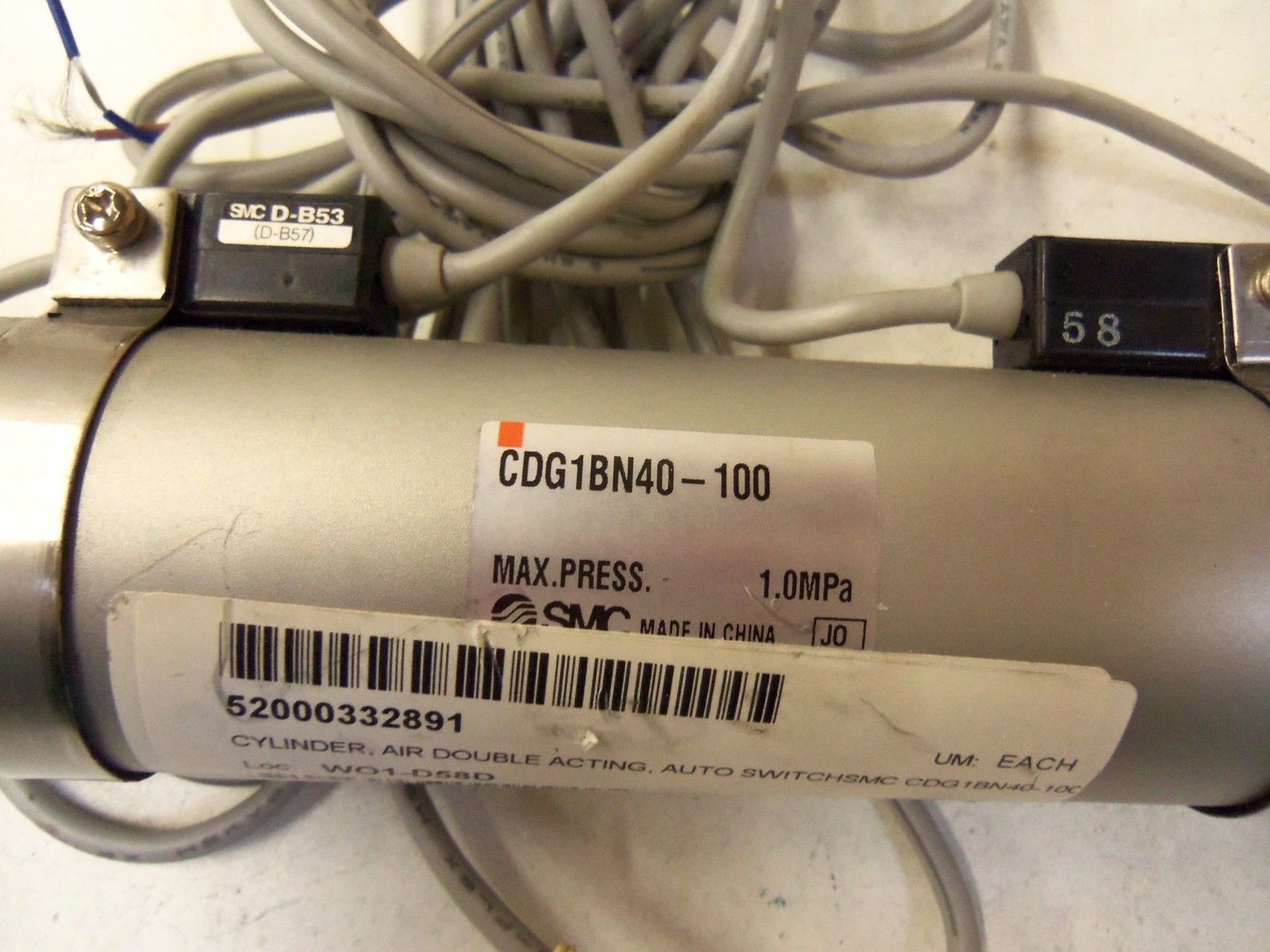SMC CDG1BN40-100 *NEW NO BOX*