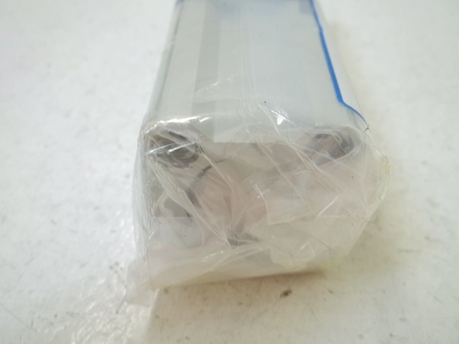 SMC CQ2B25-70D-X439 PNEUMATIC CYLINDER *NEW OUT OF  A BOX*