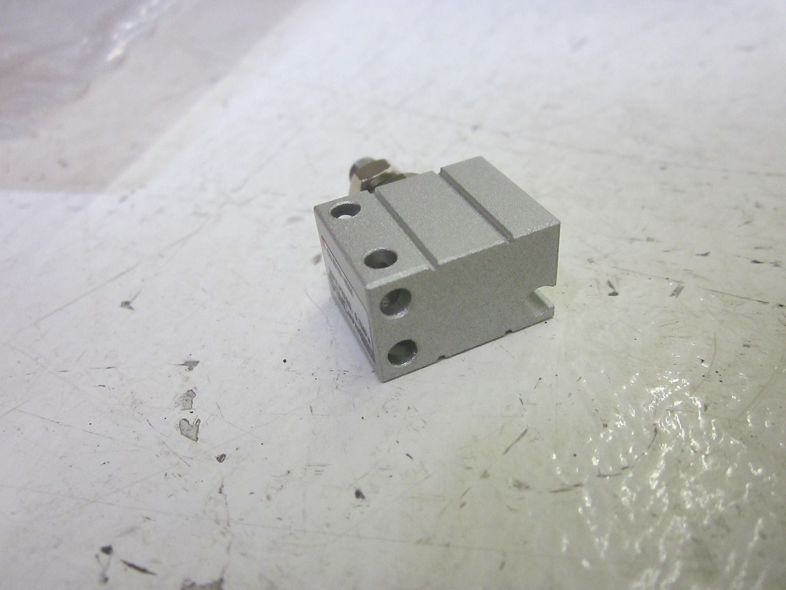 SMC CUJB10-4DM CYLINDER ACTUATOR DOUBLE ACTION *NEW IN BOX*