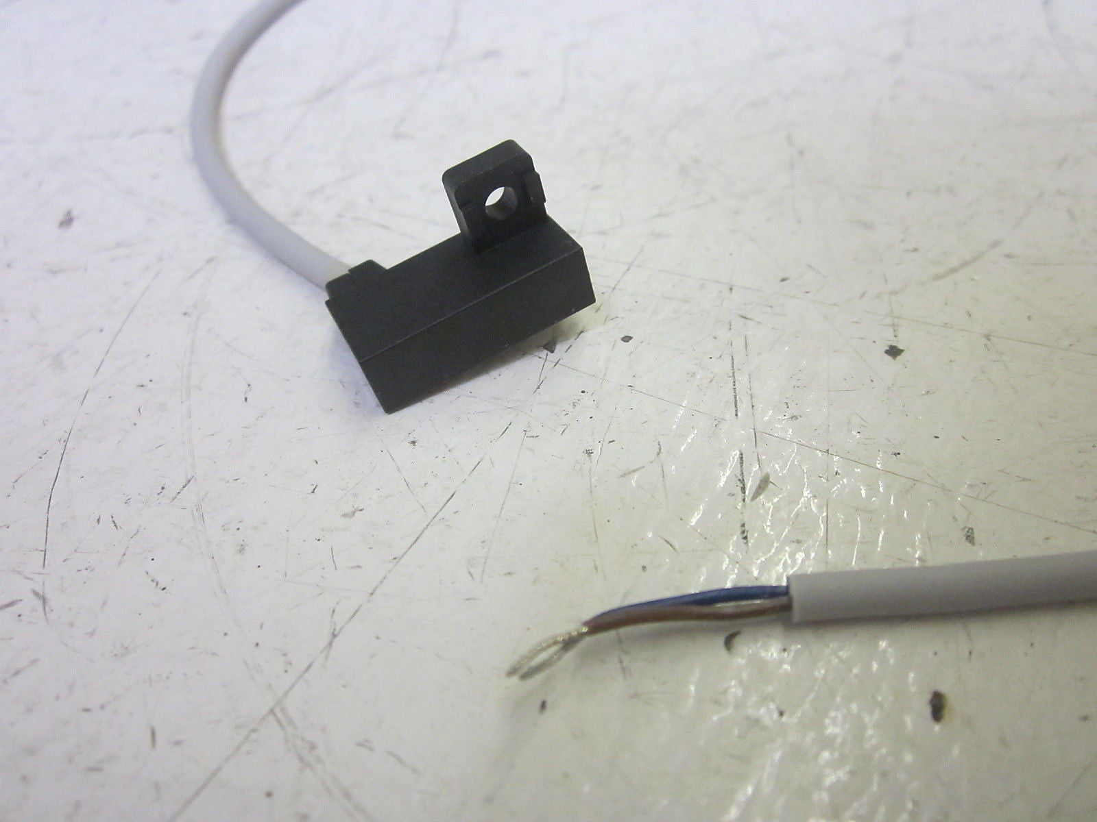 SMC D-F7BV REED PROXIMITY SWITCH SENSOR *USED*