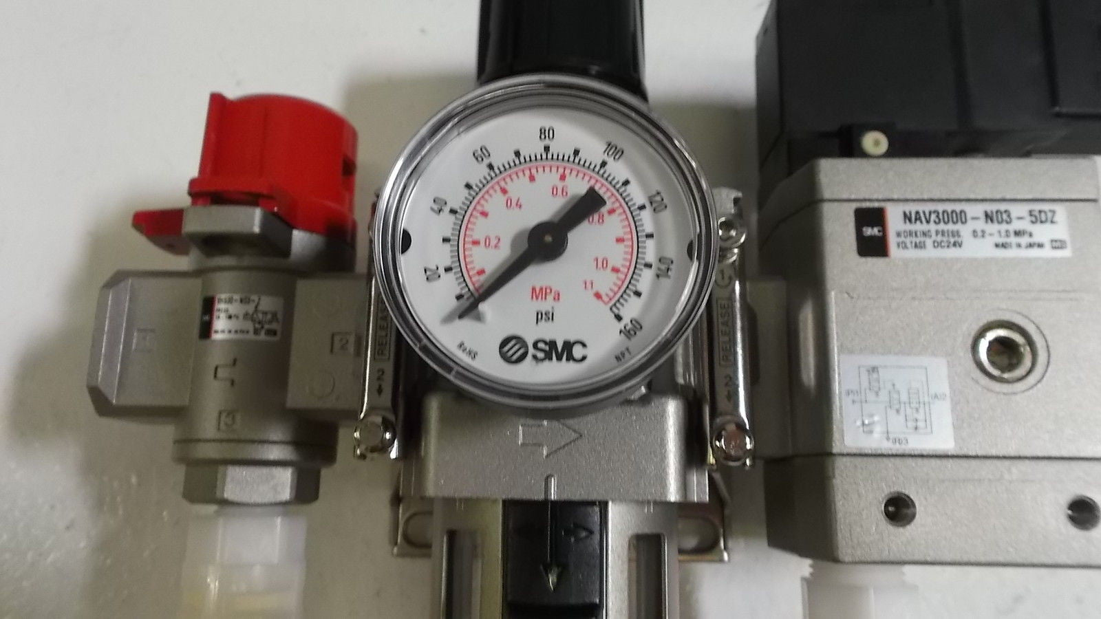 SMC FILTER REGULATOR ASSEMBLED AW30-N03-7 *NEW NO BOX*