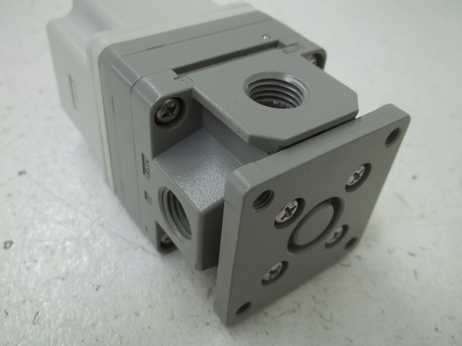 SMC ITV2030-32N2CL4 REGULATOR *NEW NO BOX*