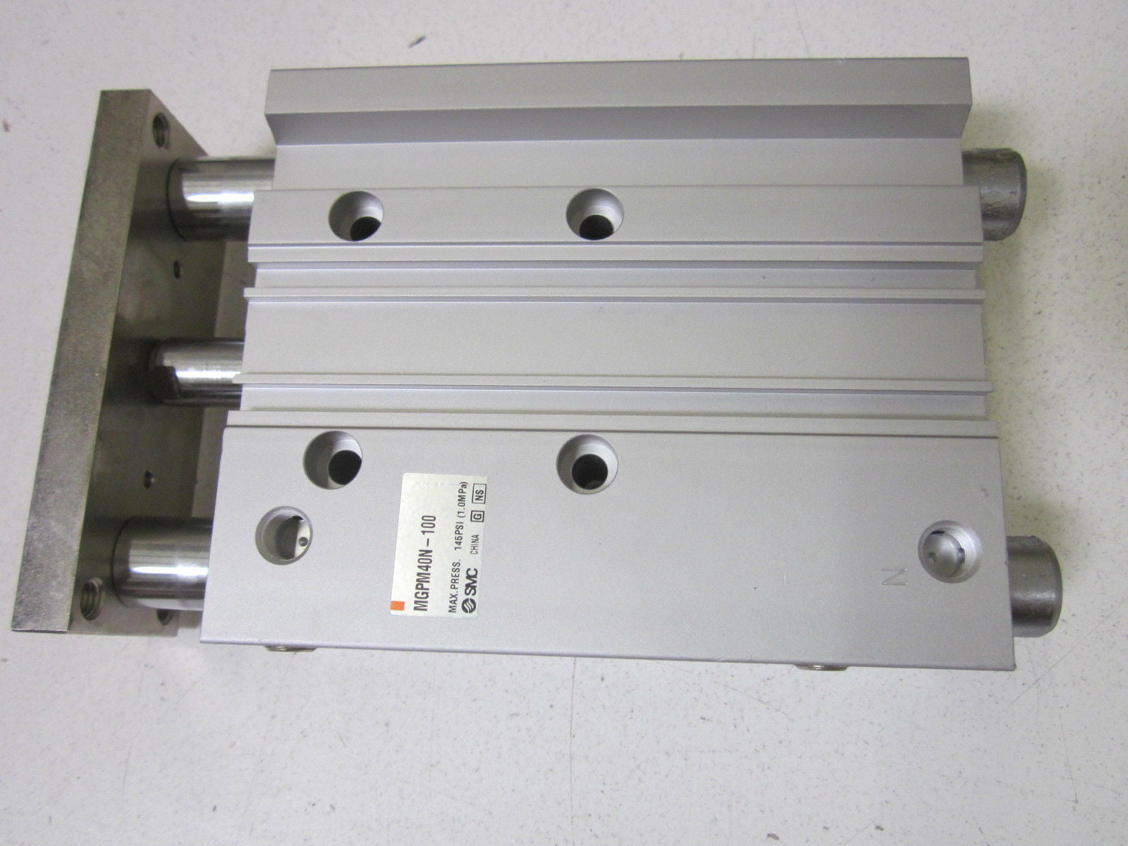 SMC MGPM40N-100 *NEW NO BOX*