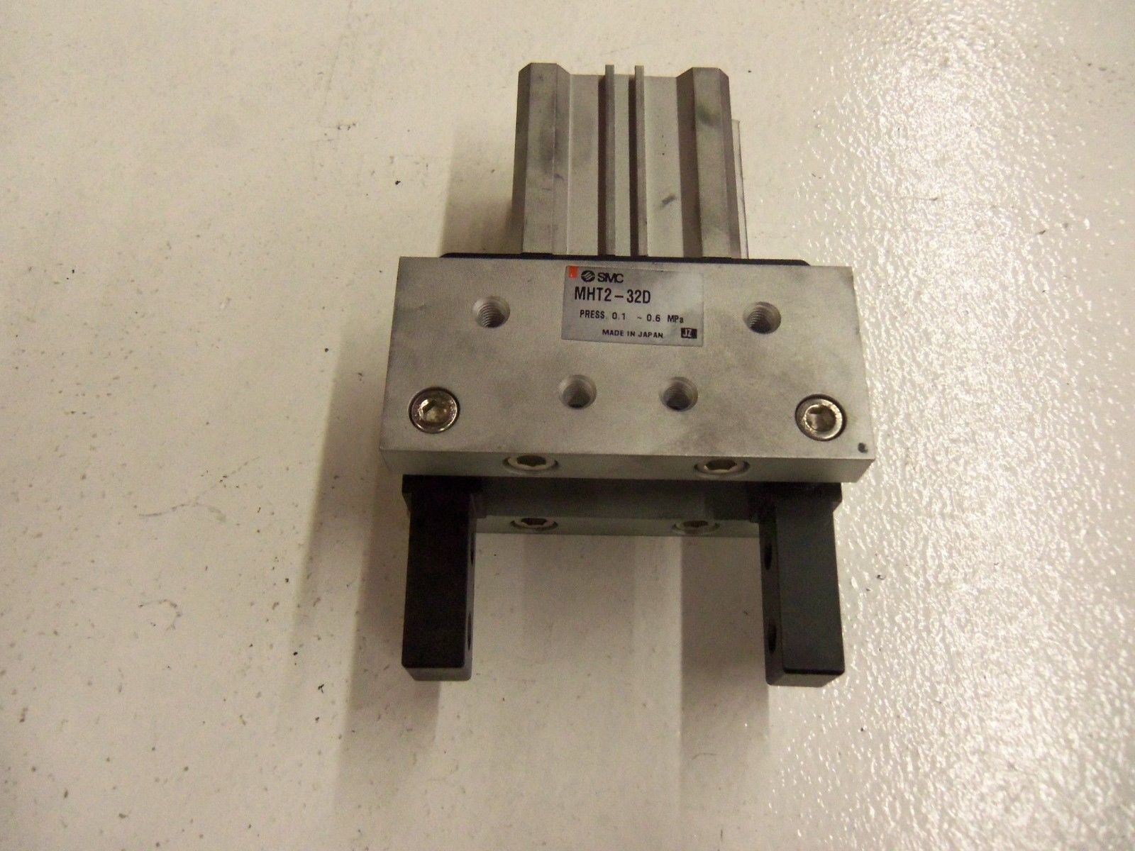 SMC MHT2-32D *USED*