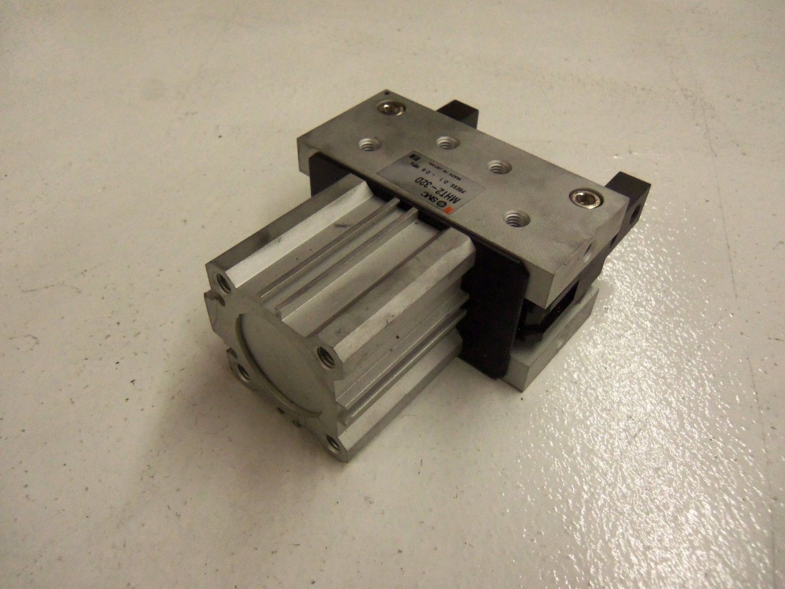 SMC MHT2-32D *USED*