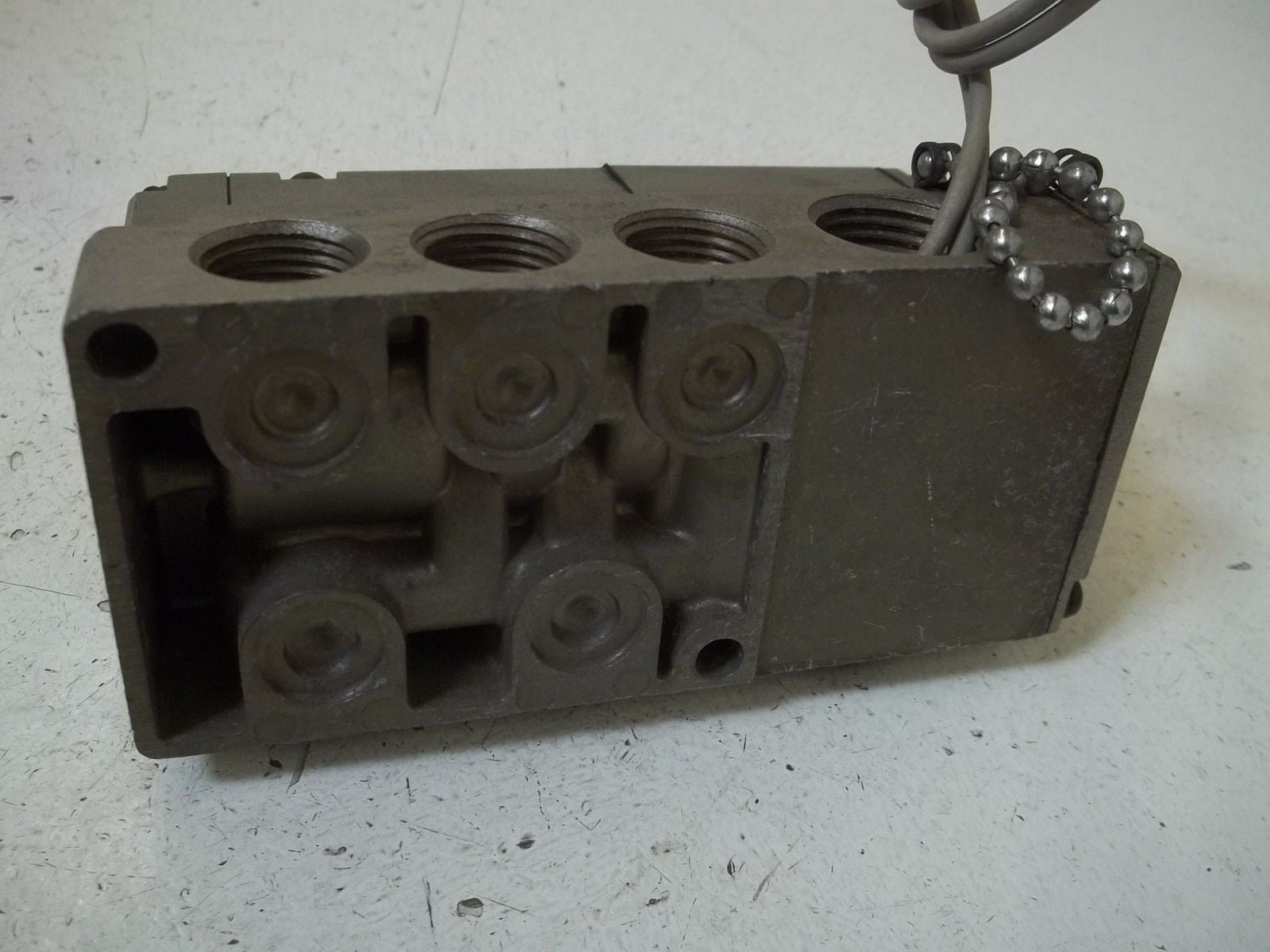 SMC MVSP4114-0009K AIR VALVE *USED*