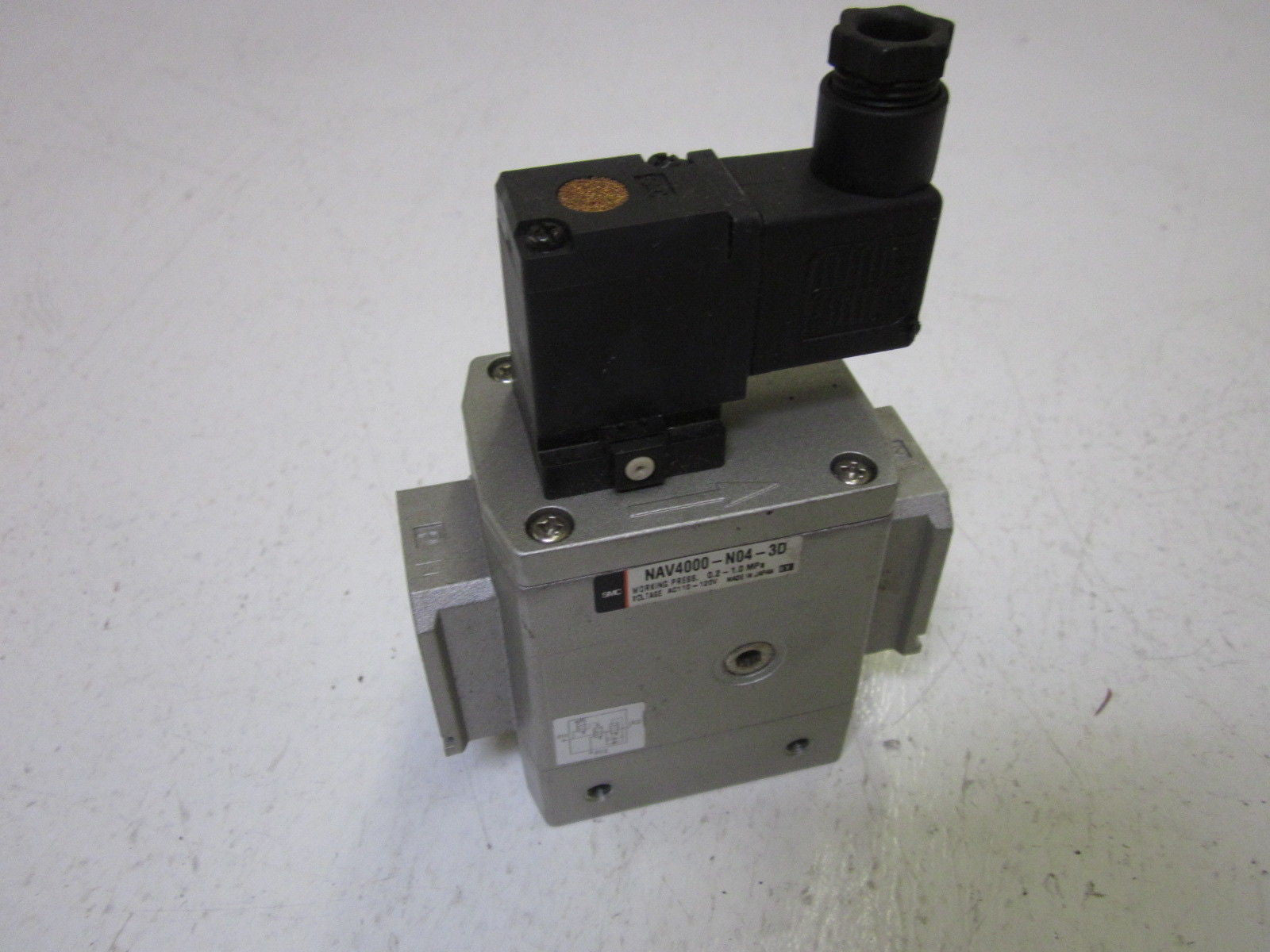 SMC NAV4000-N04-3D PNEUMATIC VALVE *NEW NO BOX*