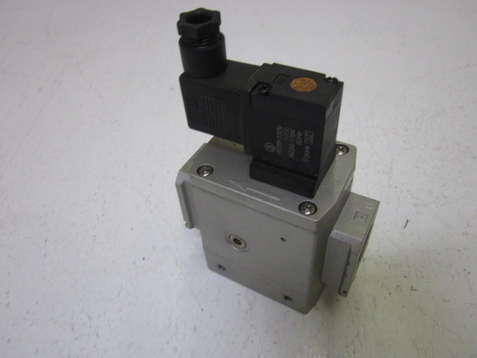 SMC NAV4000-N04-3D PNEUMATIC VALVE *NEW NO BOX*