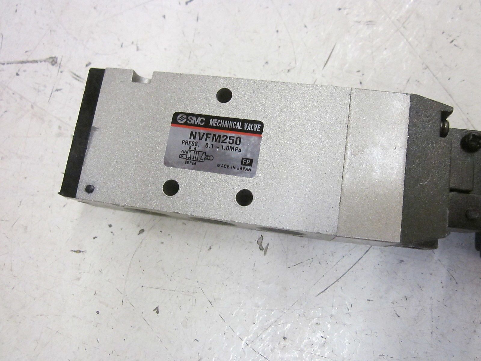 SMC NVFM250-N02-36 MECHANICAL VALVE W/KEY *NEW NO BOX*
