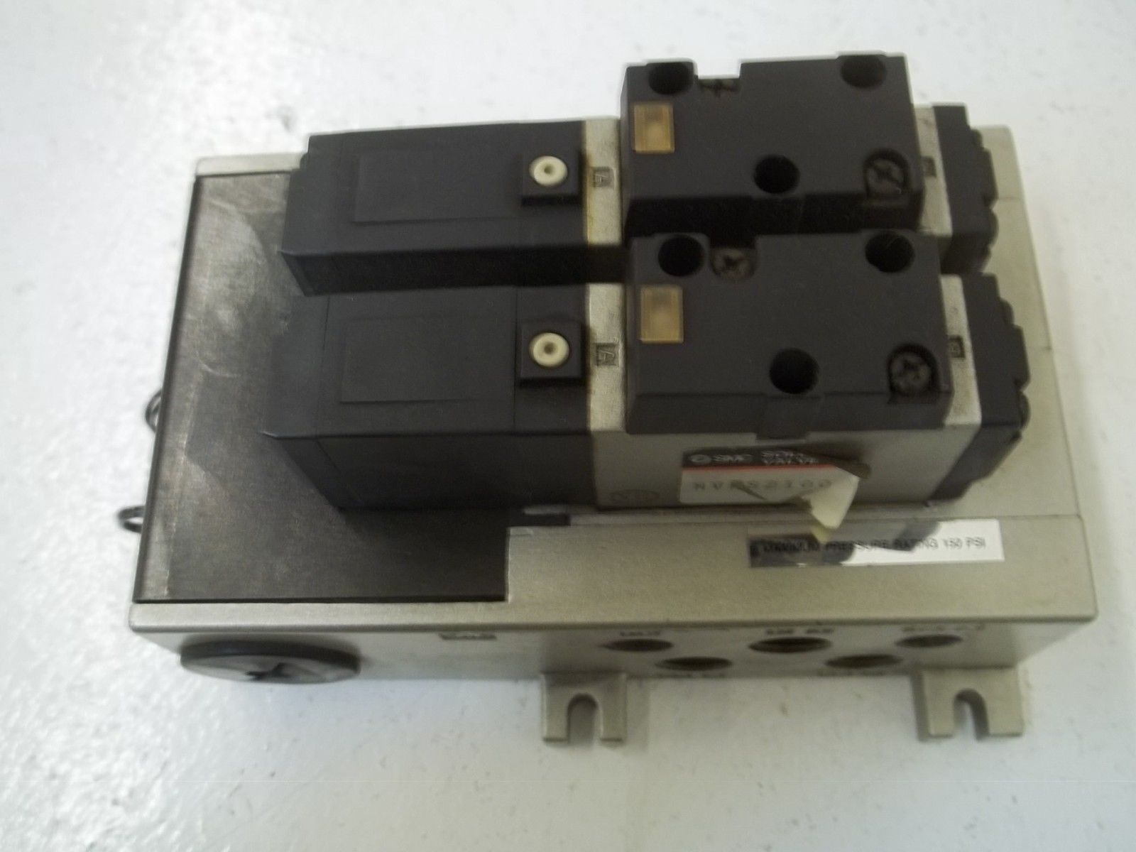 SMC NVFS2100 SOLENOID VALVE * NEW NO BOX *