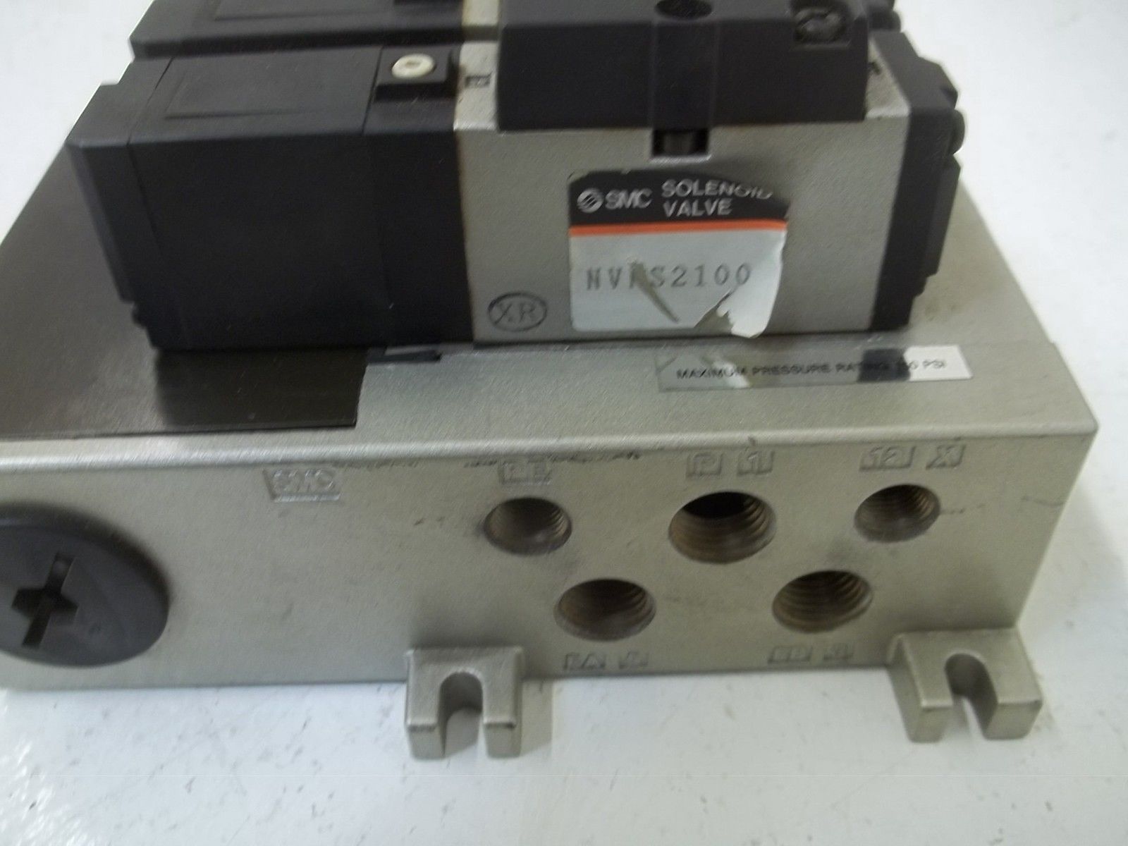 SMC NVFS2100 SOLENOID VALVE * NEW NO BOX *