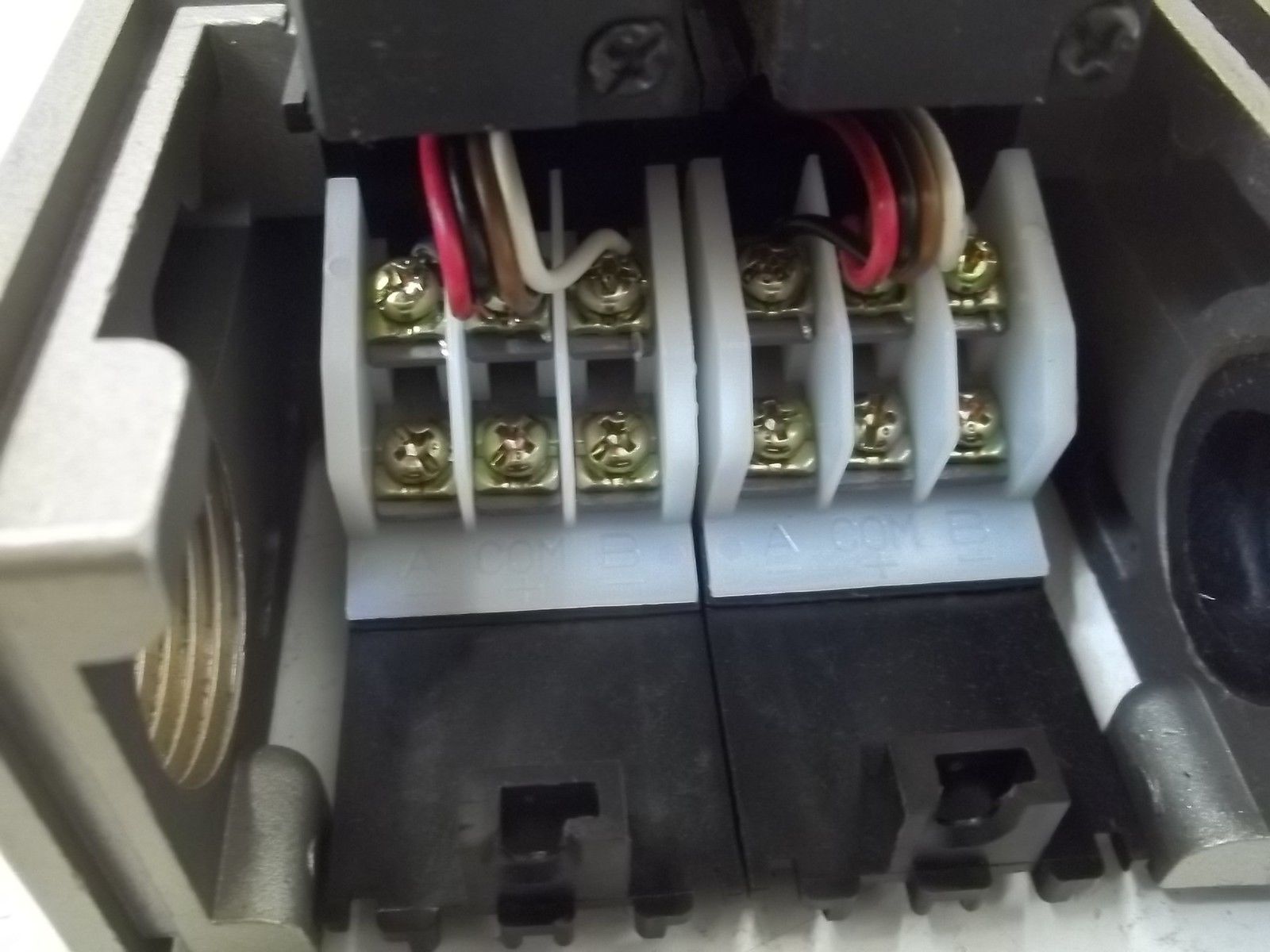 SMC NVFS2100 SOLENOID VALVE * NEW NO BOX *