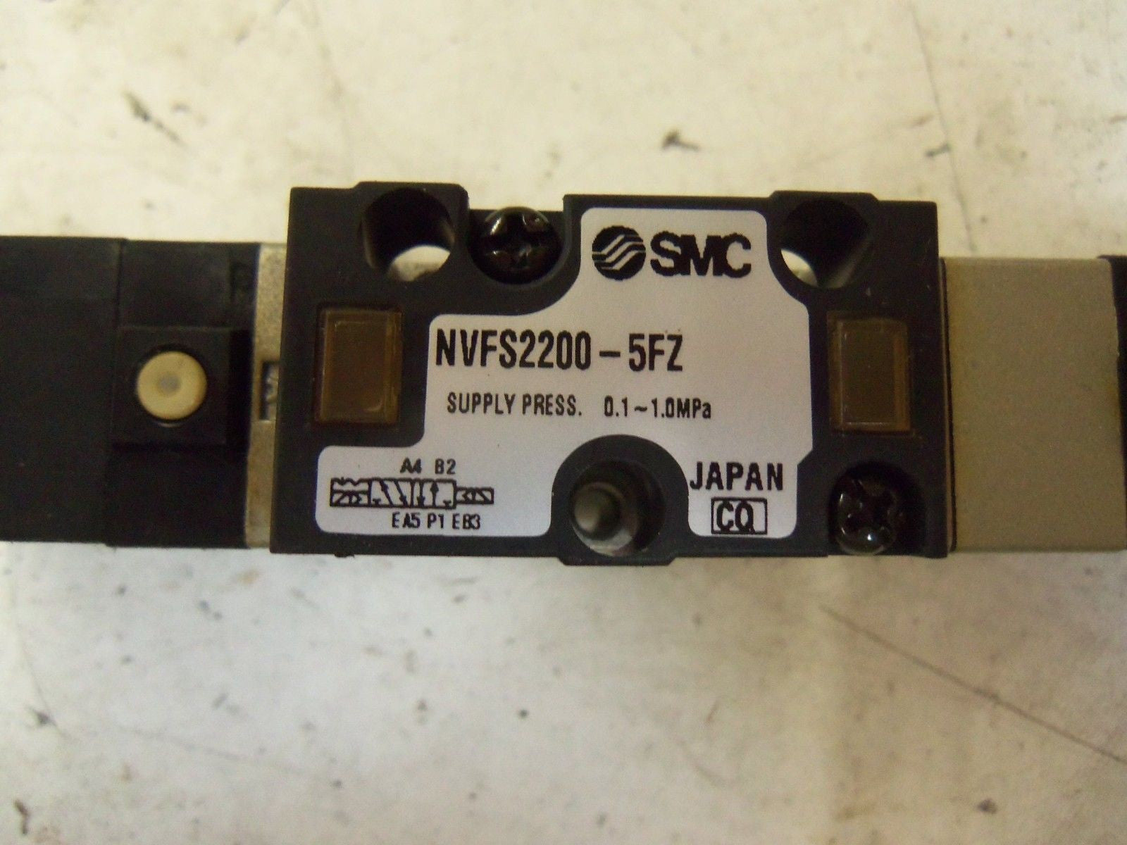 SMC NVFS2200-5FZ PNEUMATIC SOLENOID VALVE *USED*
