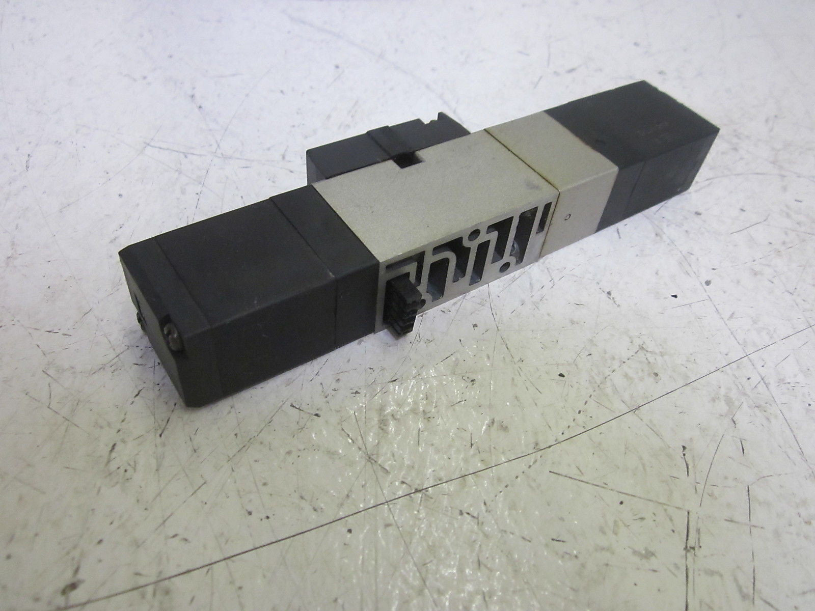 SMC NVFS2400-5FZ SOLENOID VALVE E24VDC *USED*
