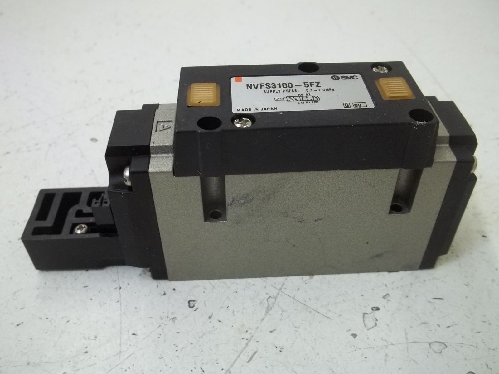 SMC NVFS3100-5FZ 21-26VDC UNMP
