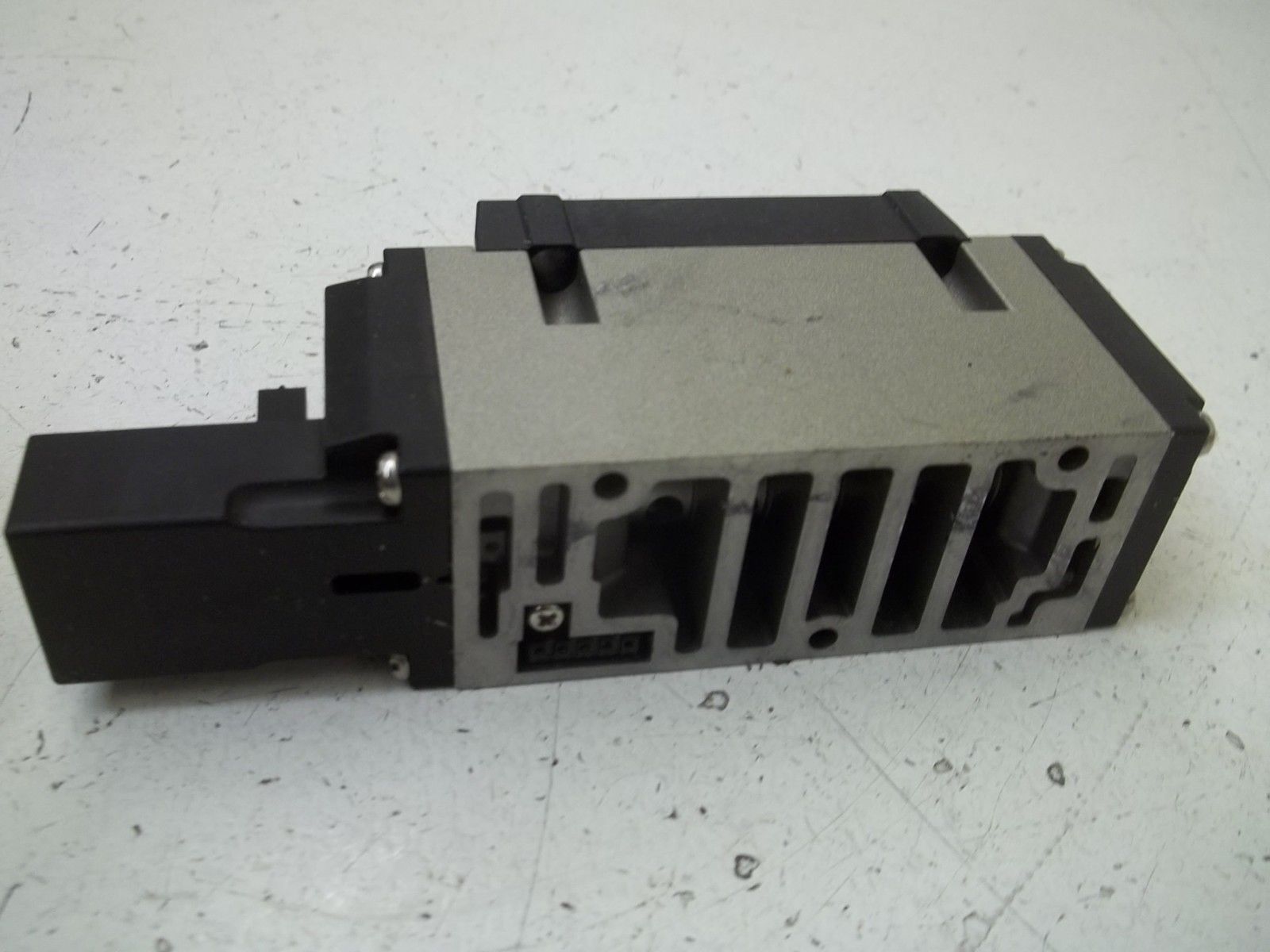 SMC NVFS3100-5FZ 21-26VDC UNMP