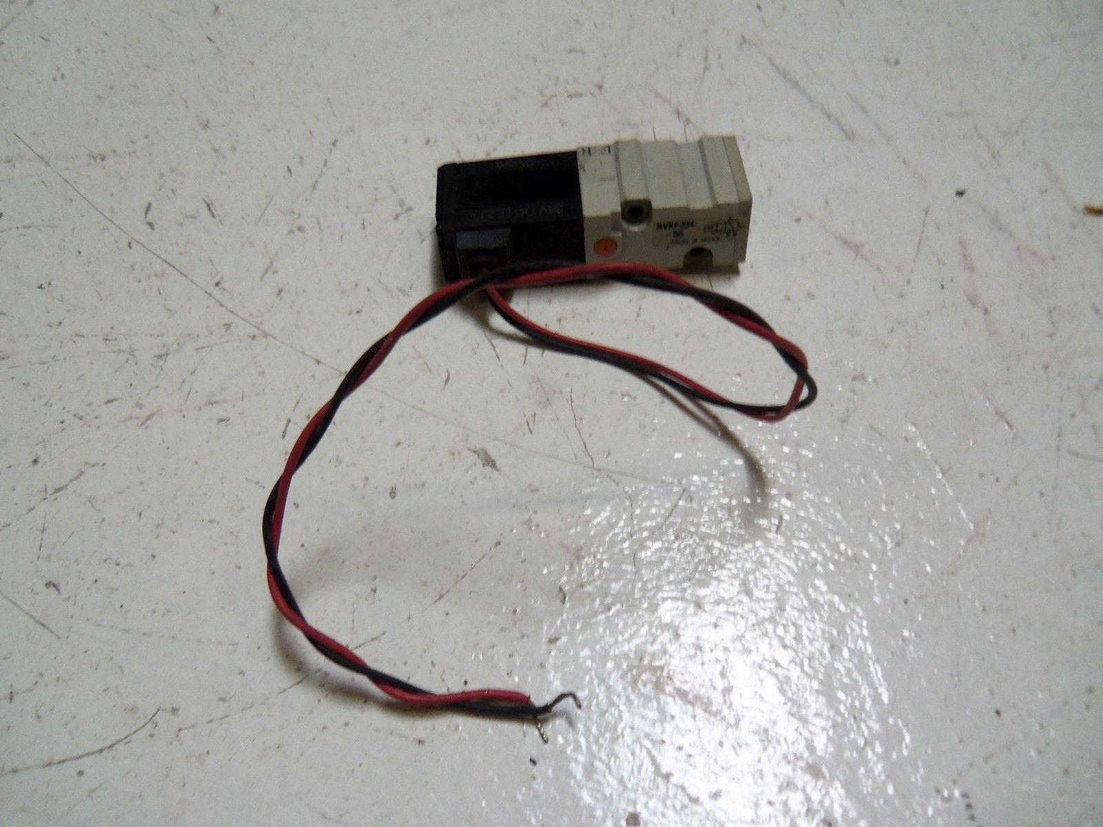 SMC NVKF334-5G SOLENOID VALVE *USED*