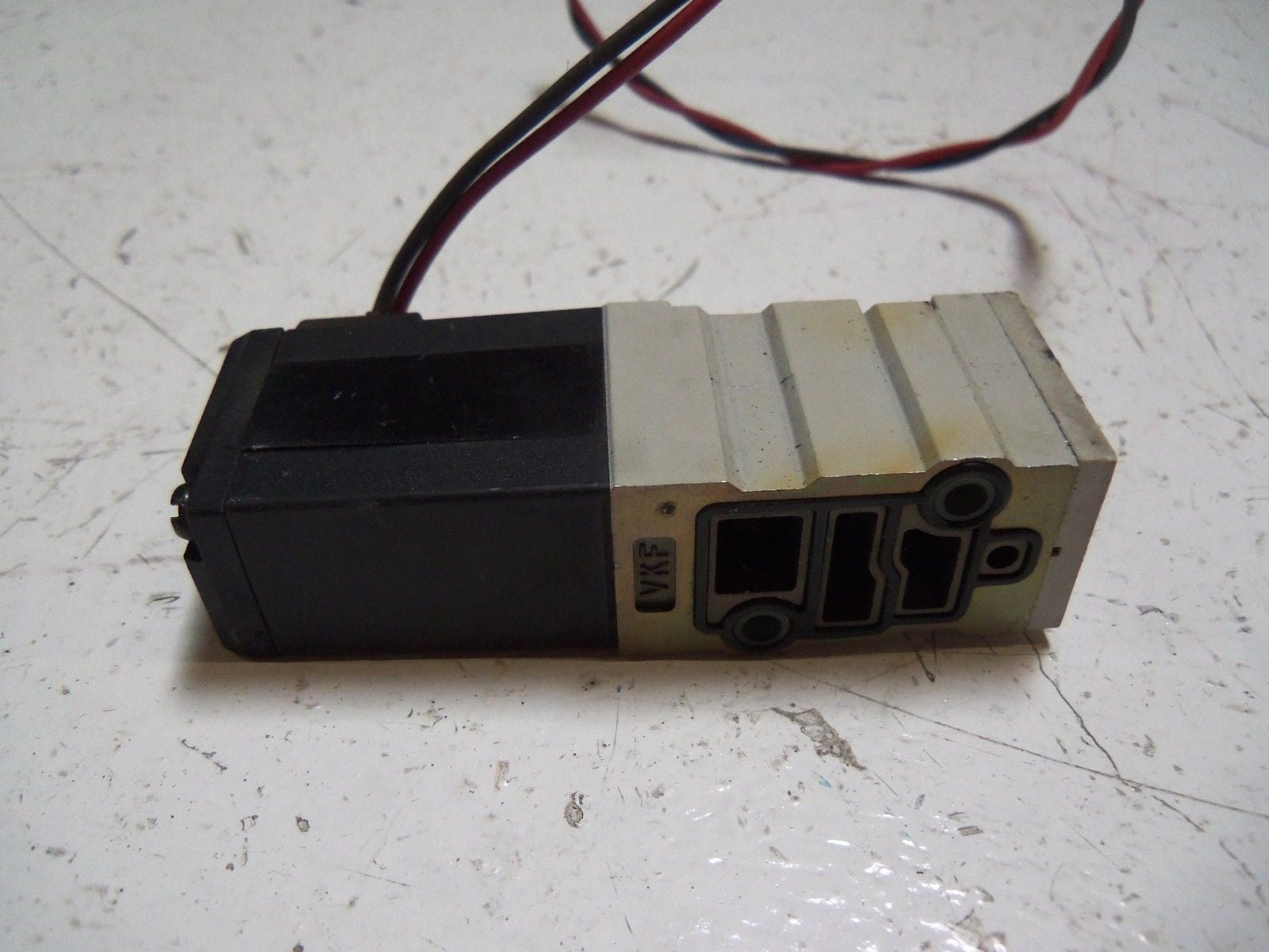 SMC NVKF334-5G SOLENOID VALVE *USED*