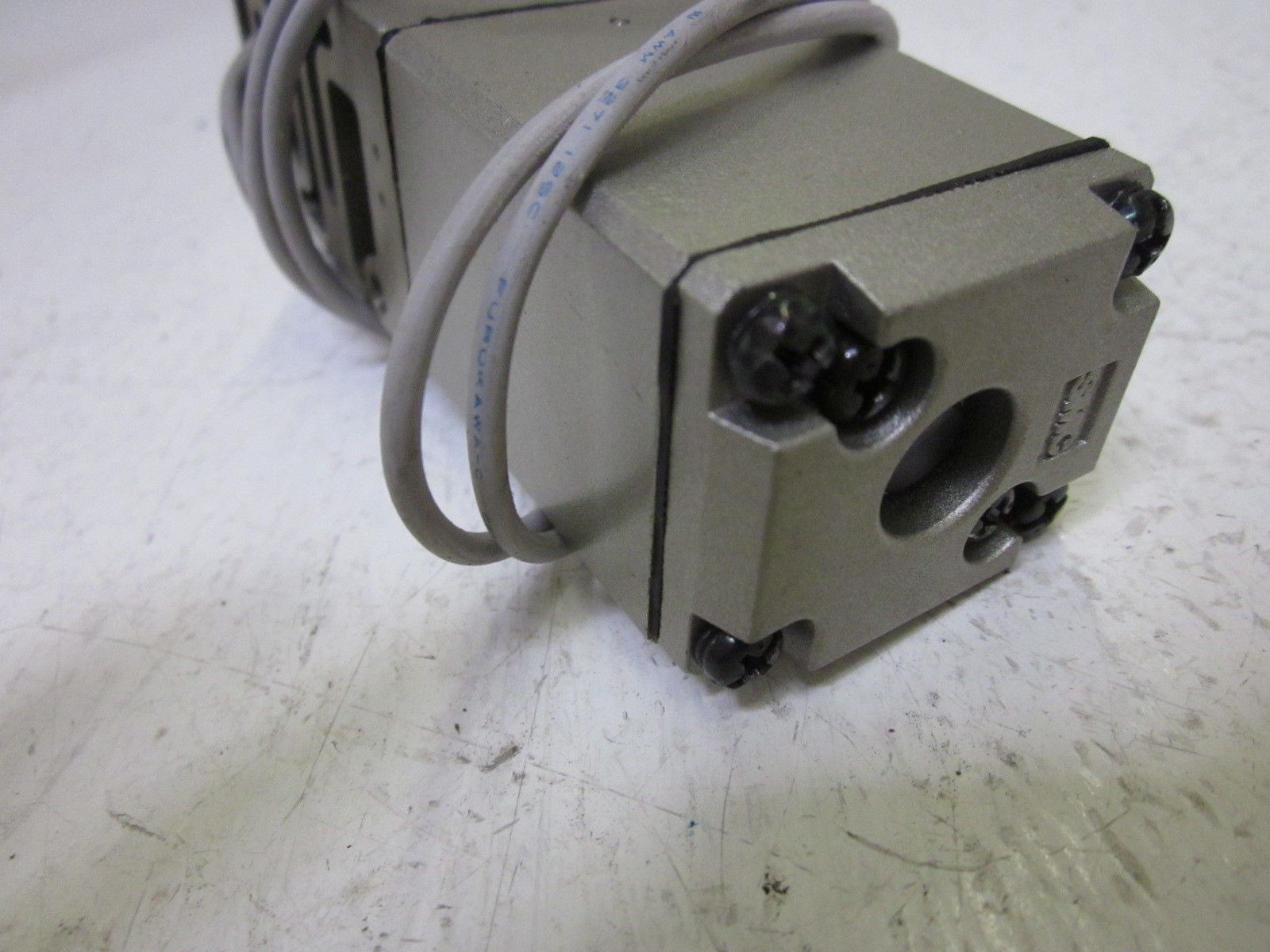 SMC NVSP4214-0009K AIR VALVE (AS PICTURED) *USED*