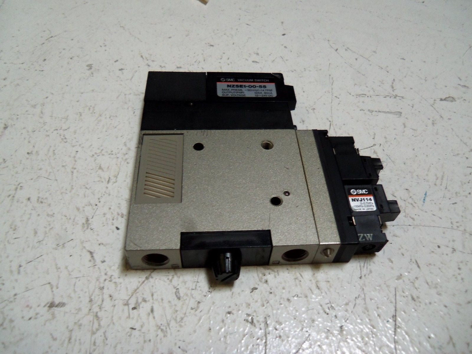 SMC NZM131HWZSE1-00 VACCUM SWITCH *USED*
