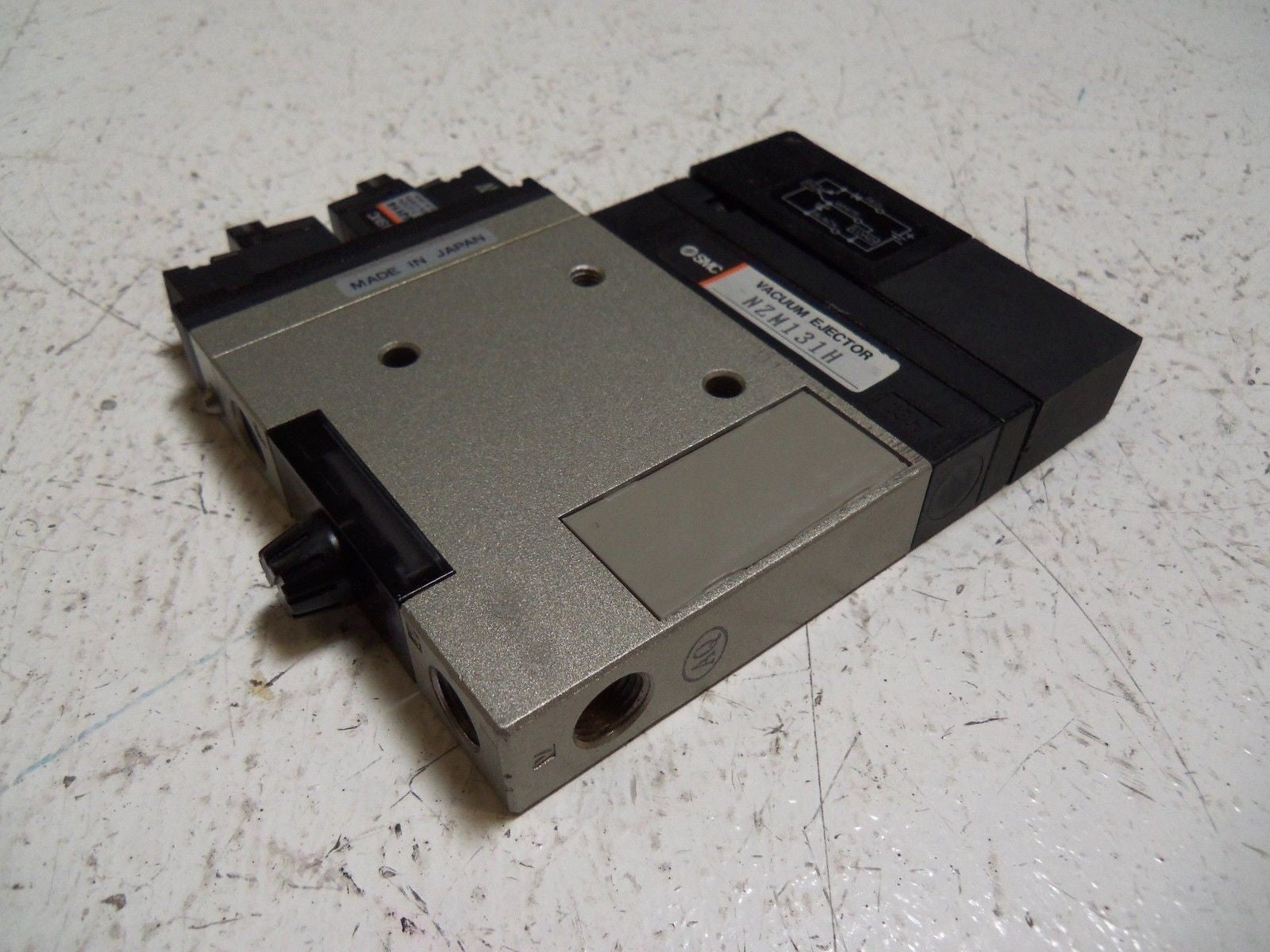 SMC NZM131HWZSE1-00 VACCUM SWITCH *USED*