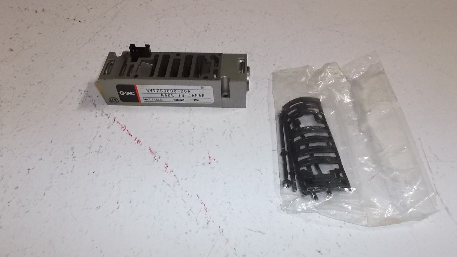 SMC PNEUMATIC SPEED CONTROL VALVE NVVFS3000-20A *USED*