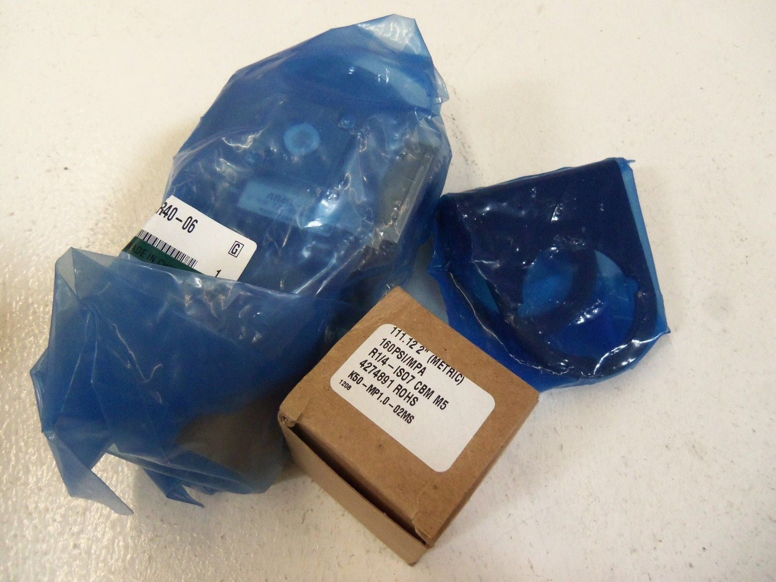 SMC REGULATOR AR40-06BG *NEW IN BAG*