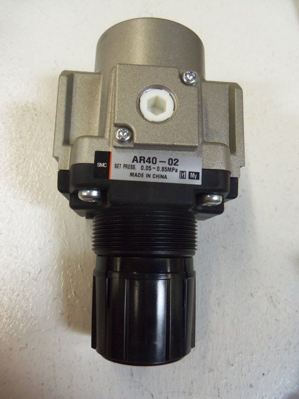SMC REGULATOR AR40-02BG *NEW IN BAG*