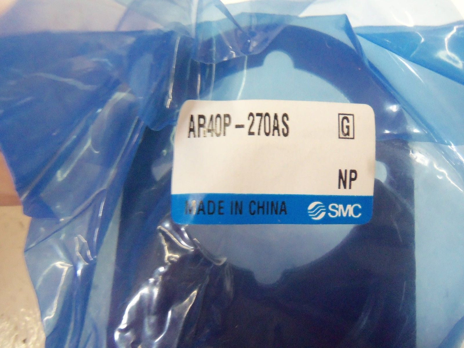 SMC REGULATOR AR40-02BG *NEW IN BAG*