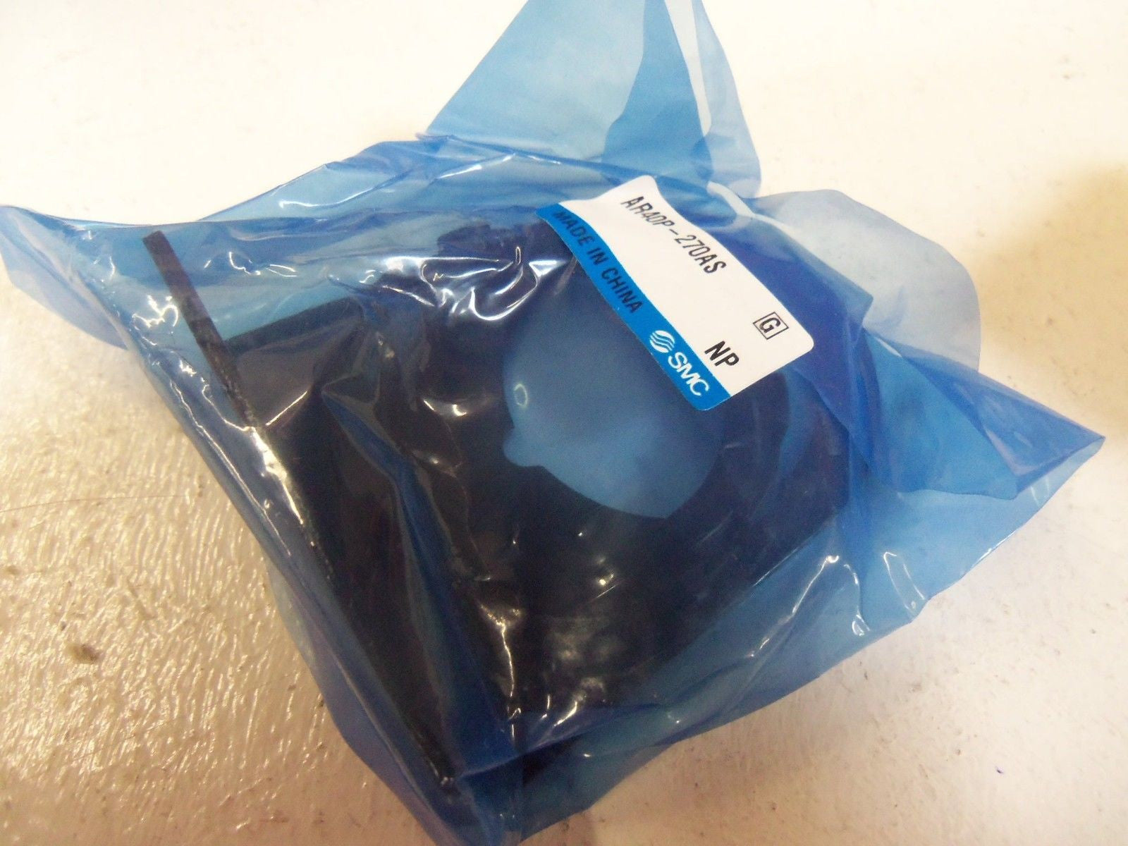 SMC REGULATOR AR40-02BG *NEW IN BAG*