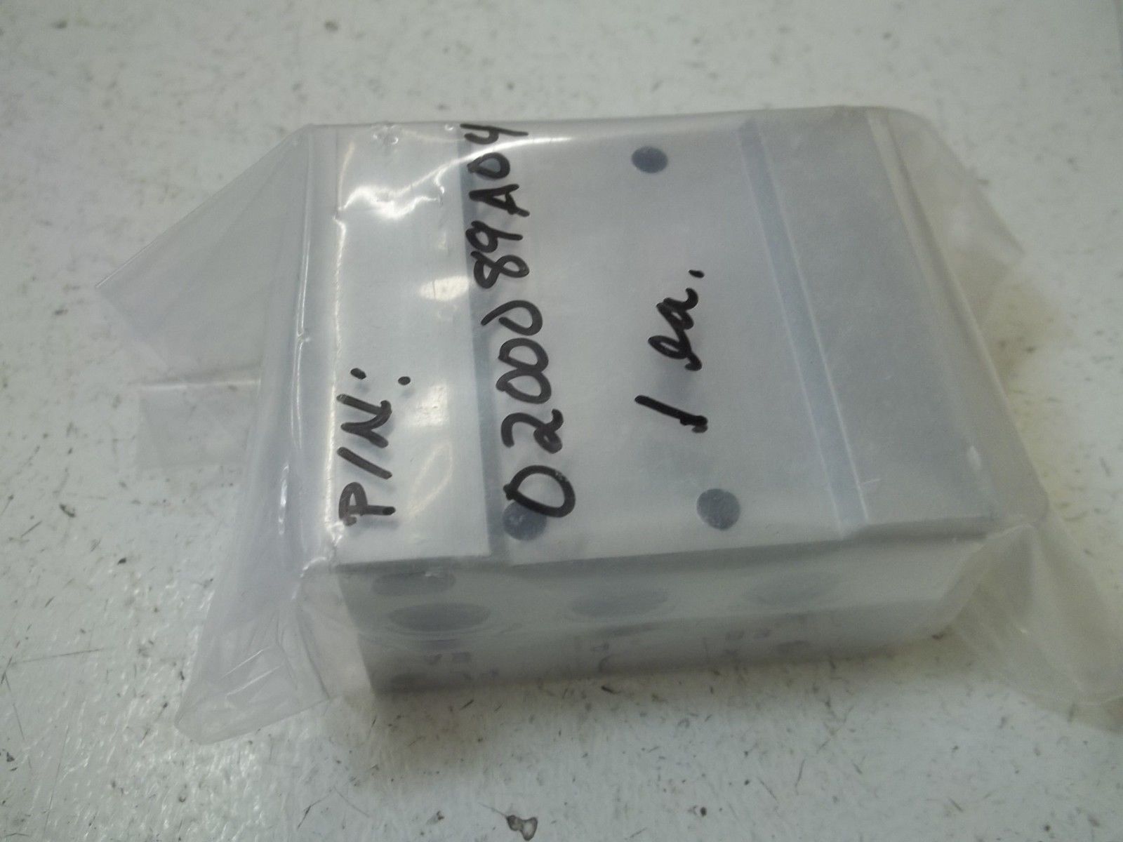 SMC SS5Y5-42-02-02T PNEUMATIC MANIFOLD ASSEMBLY * NEW IN FACTORY BAG *